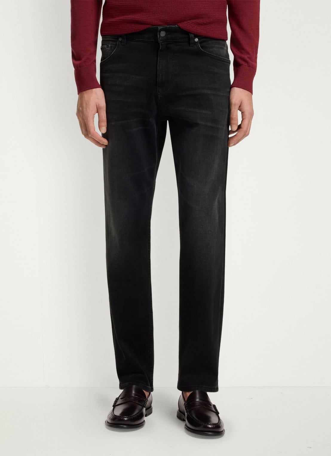 BOSS Regular fit jeans met steekzakken - detail zwart
