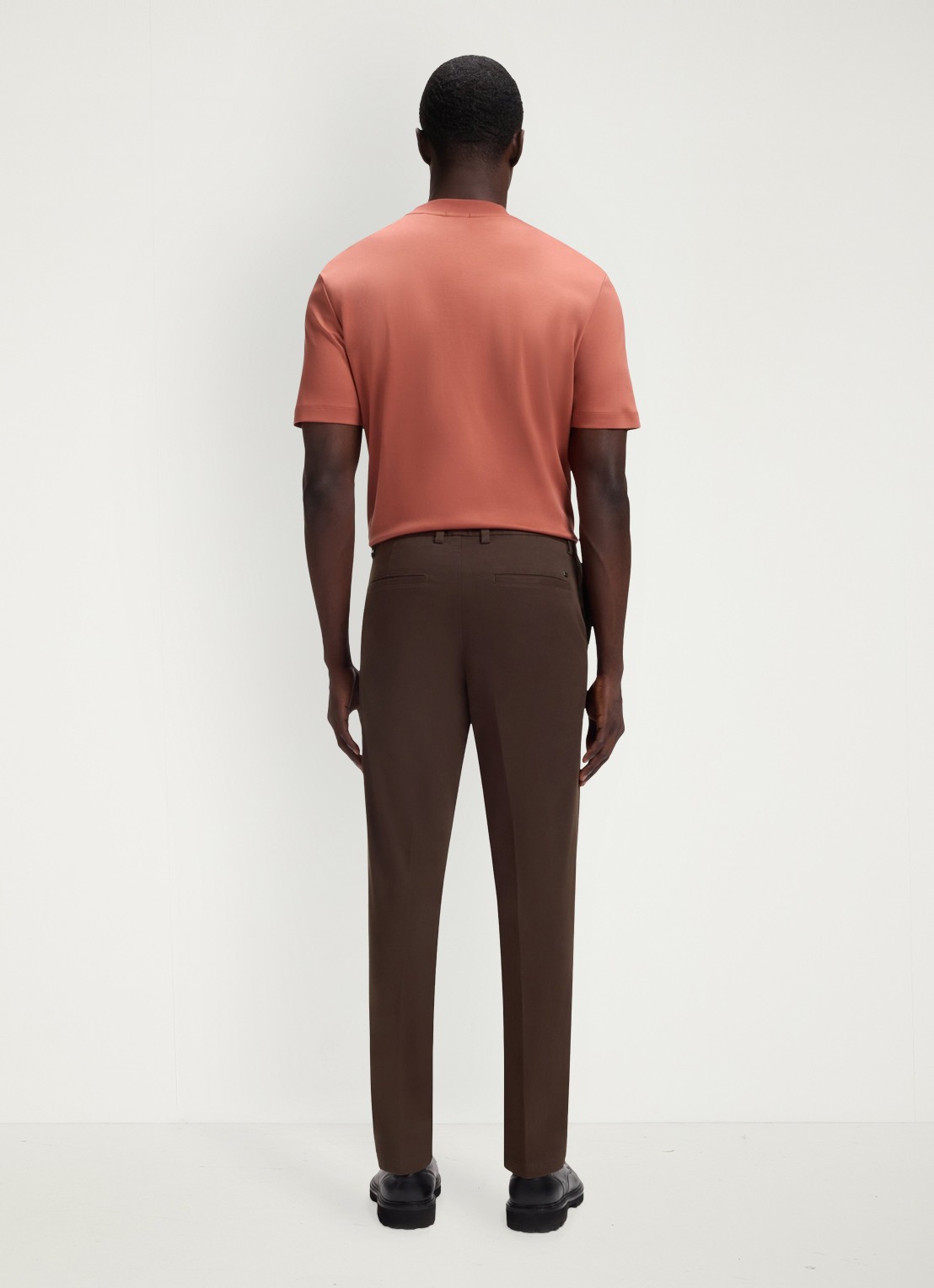 BOSS Regular fit pantalon met steekzakken - achterkant dark brown-209 / bruin