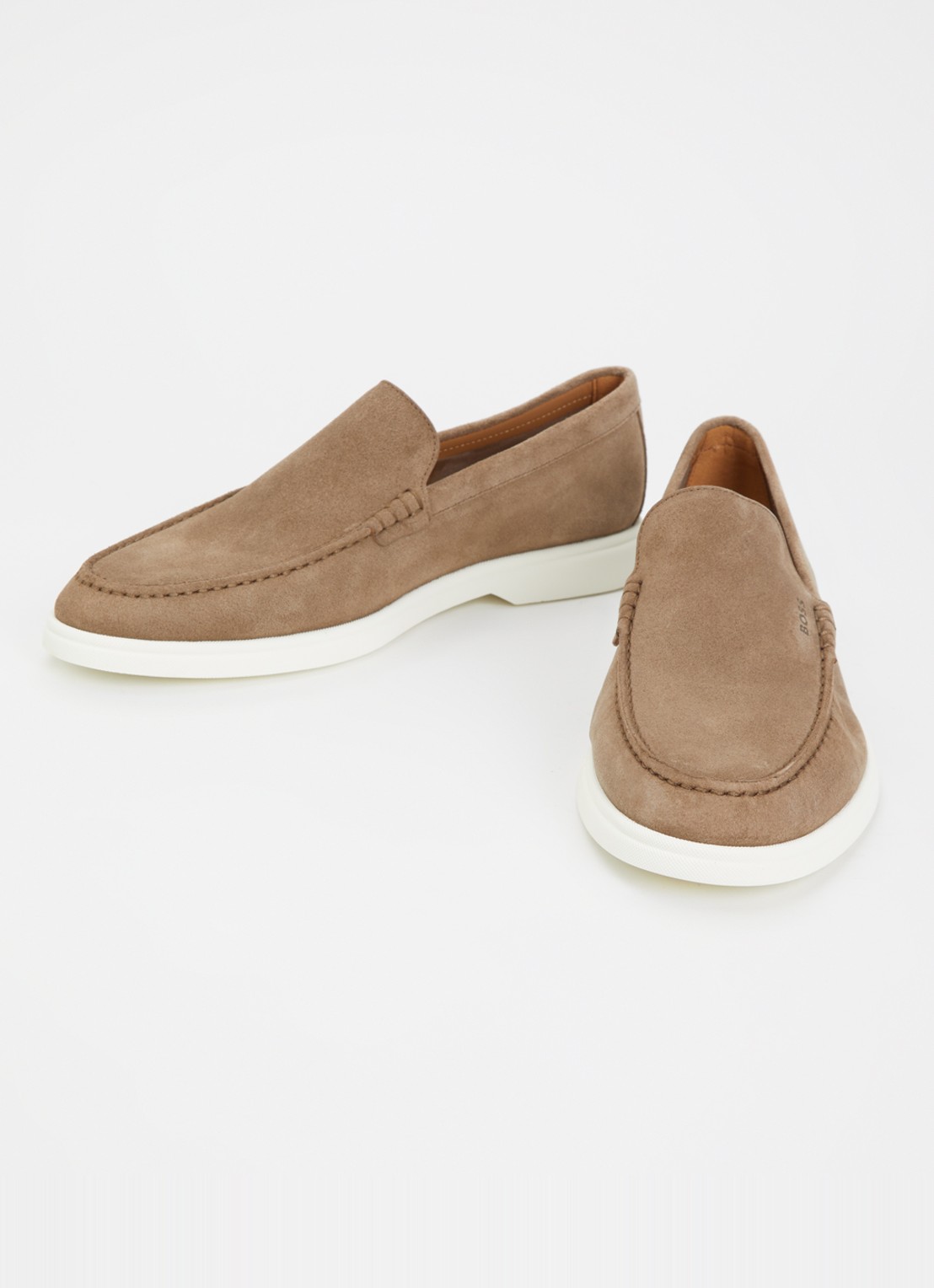 BOSS Sienne loafer van suède - detail lichtbruin