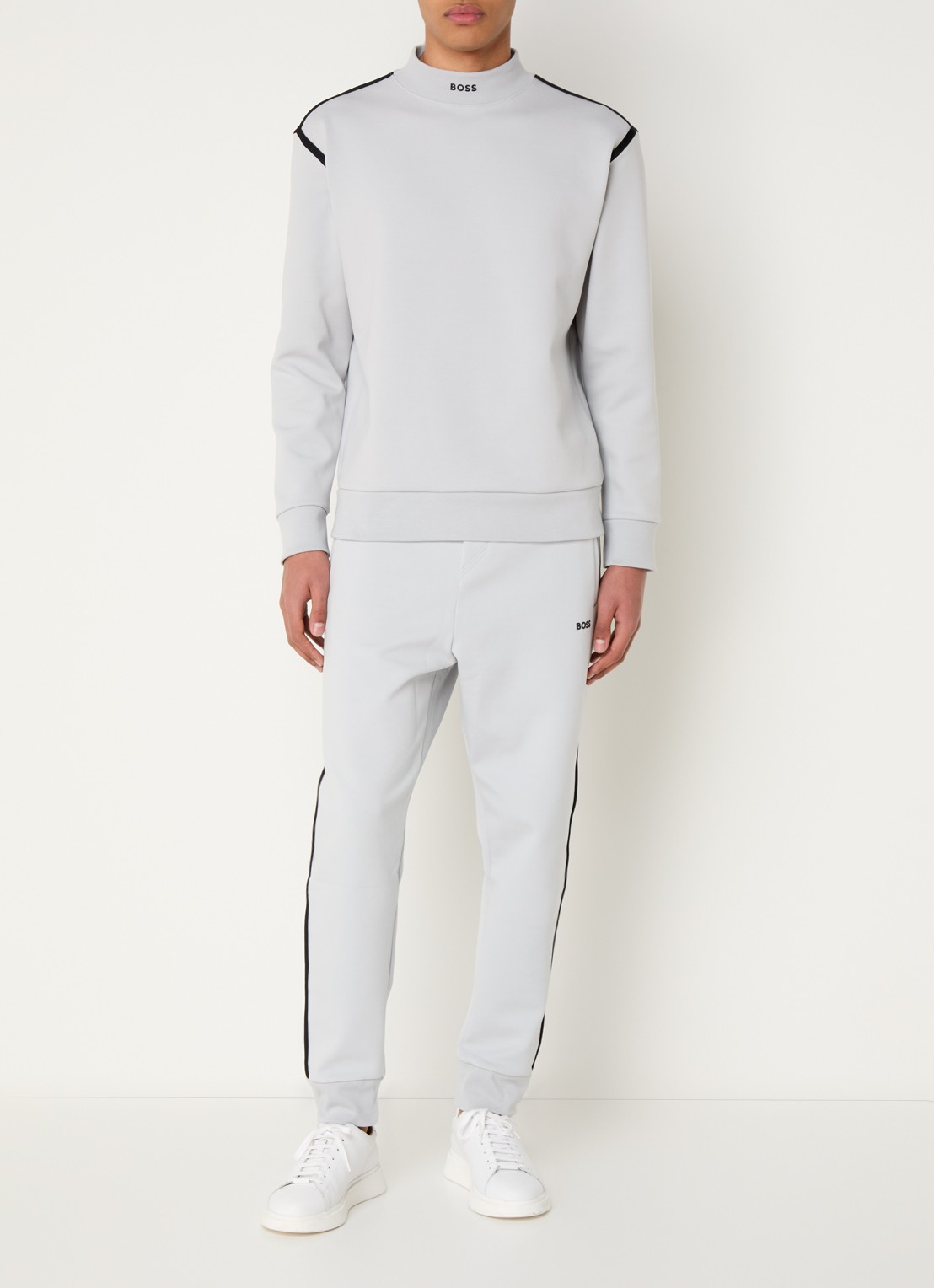 BOSS Silas Tape sweater met logo - voorkant 4 lichtgrijs