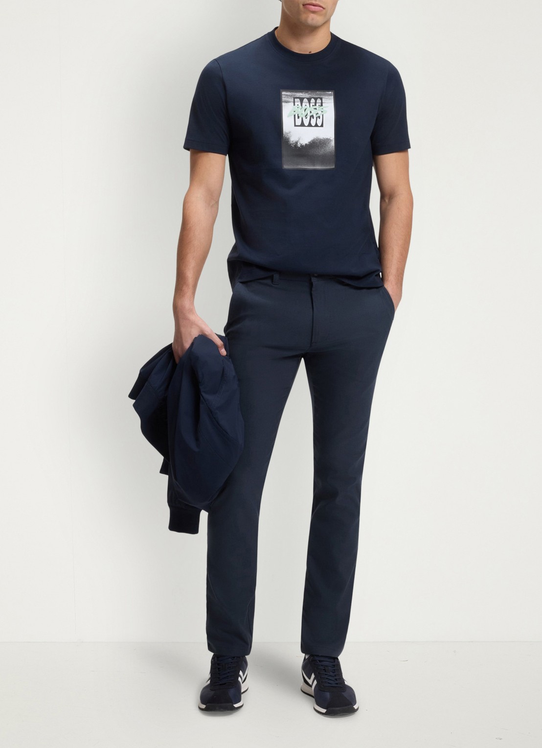 BOSS Slim fit chino met steekzakken - voorkant 3 donkerblauw