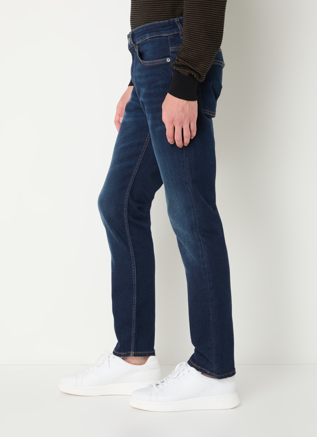 BOSS Slim fit jeans met donkere wassing - detail 5 indigo
