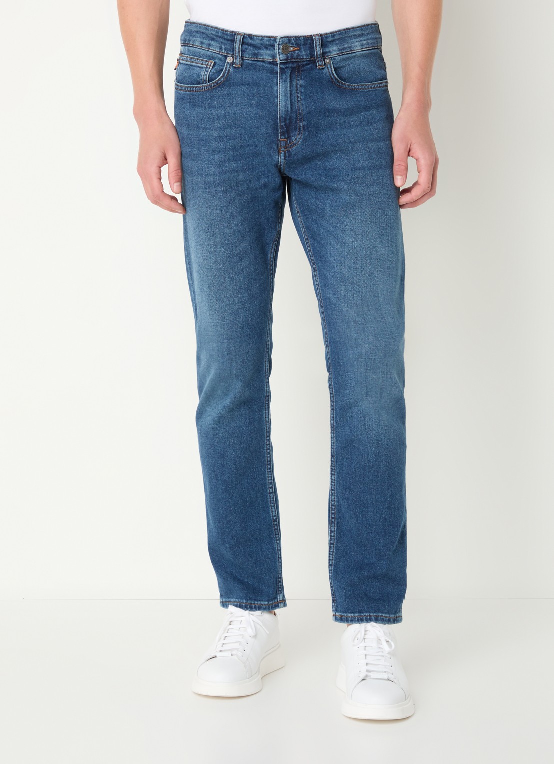 BOSS Slim fit jeans met medium wassing - detail indigo