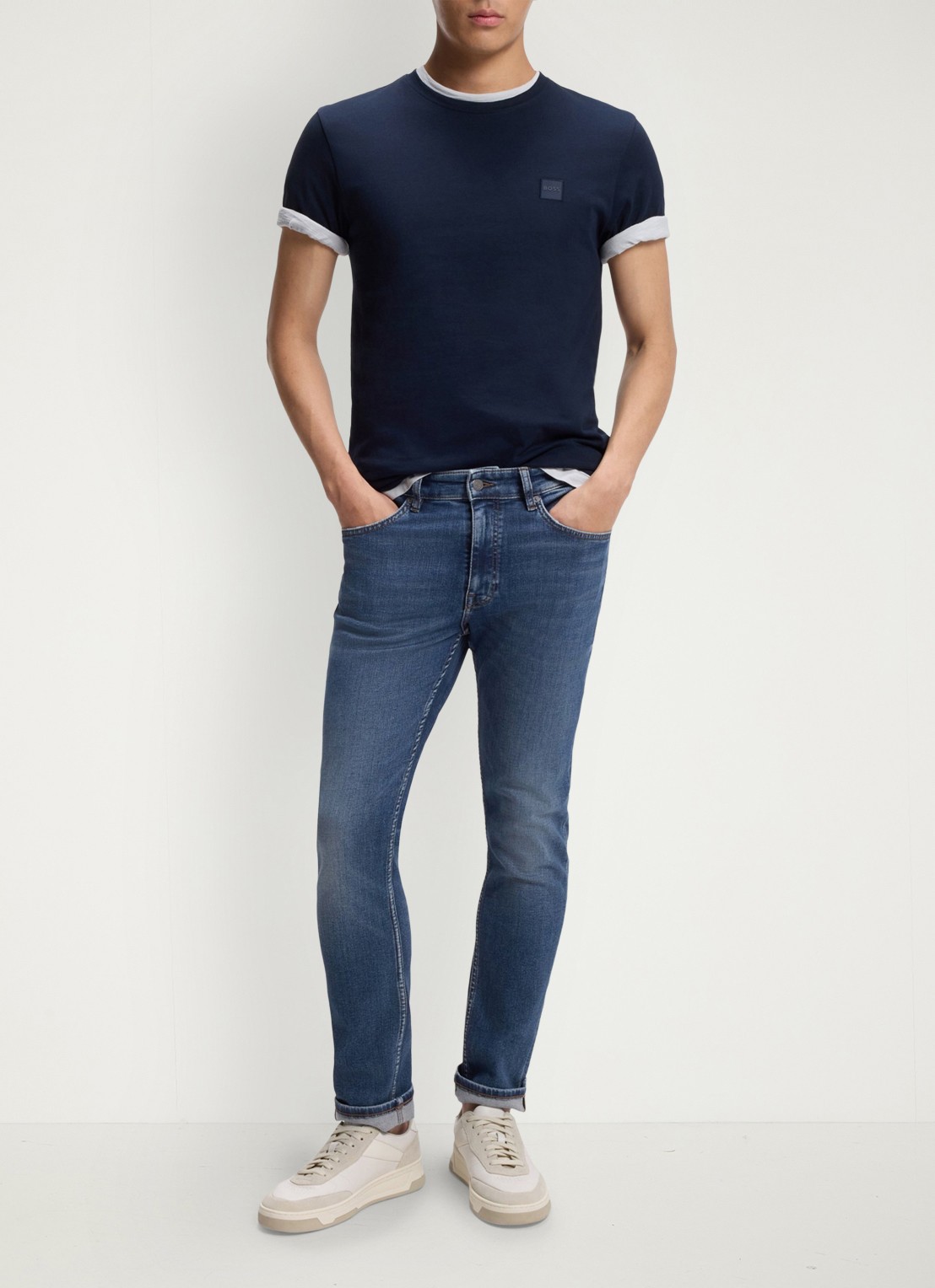BOSS Slim fit jeans met steekzakken - voorkant 2 donkerblauw