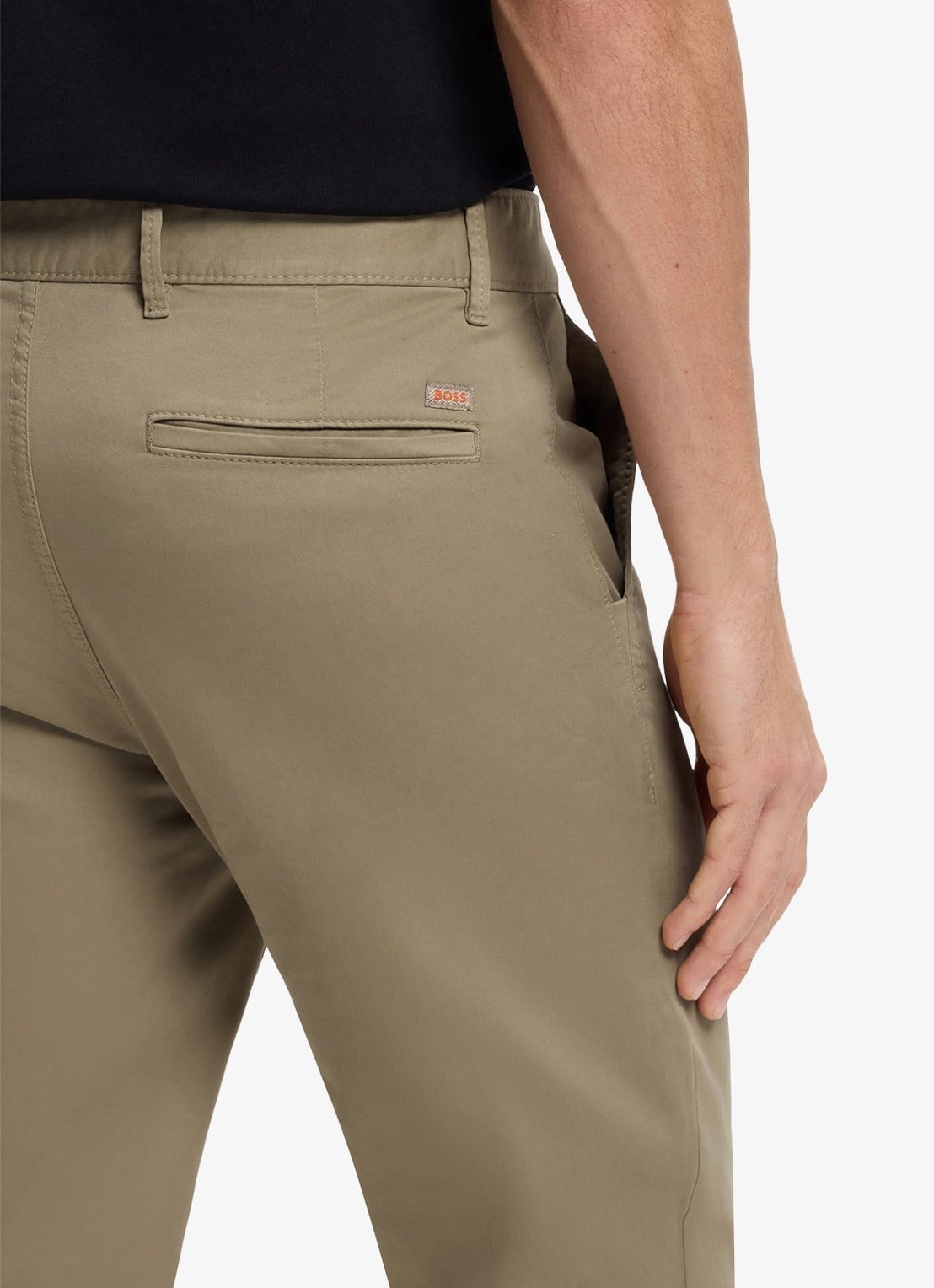 BOSS Slim-fit satijnen chino van stretchkatoen - detail 5 light/pastel brown-239 / bruin