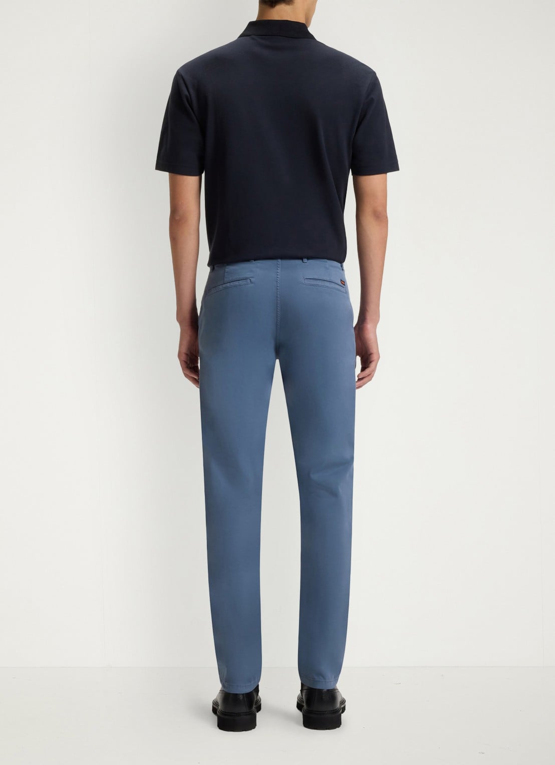BOSS Slim-fit satijnen chino van stretchkatoen - achterkant 6 open blue-495 / blauw