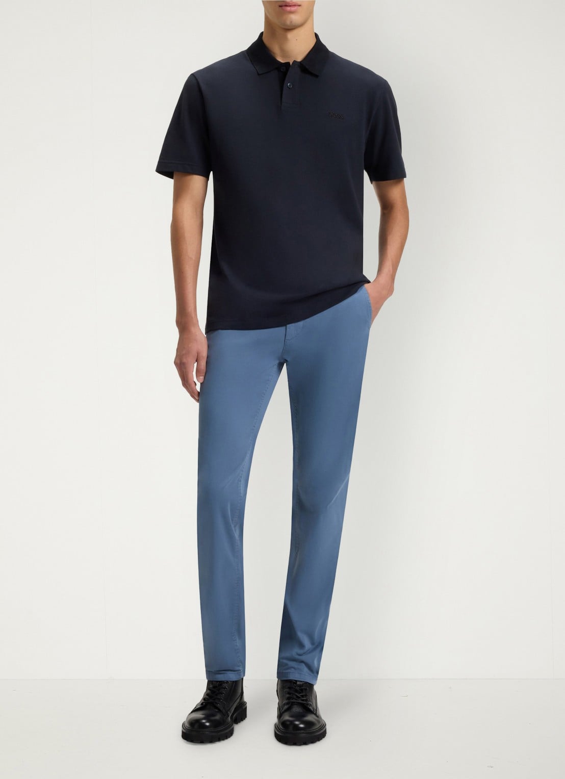 BOSS Slim-fit satijnen chino van stretchkatoen - voorkant 5 open blue-495 / blauw