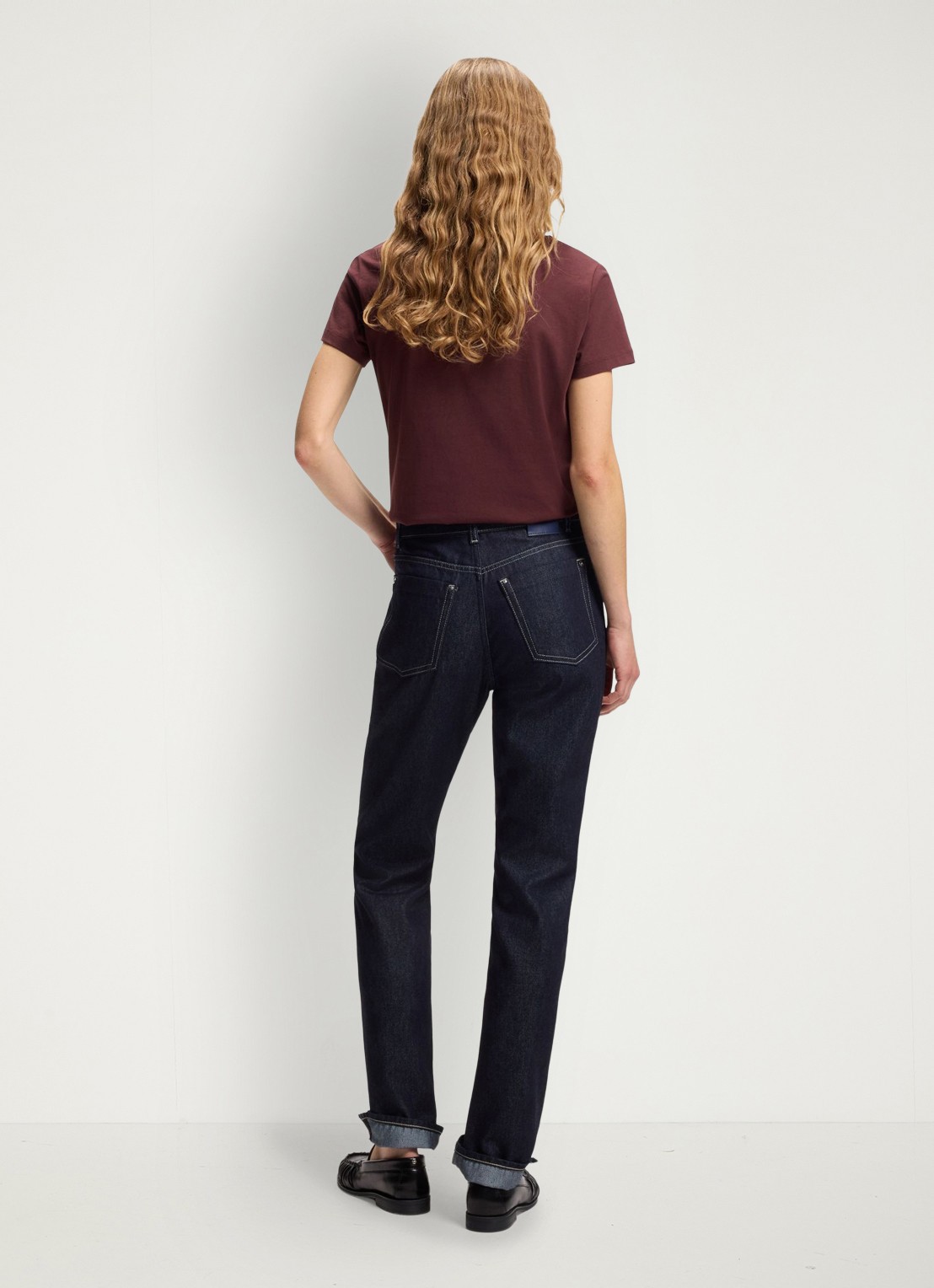 BOSS Slim-fit T-shirt van katoen met logostiksel - achterkant roodbruin