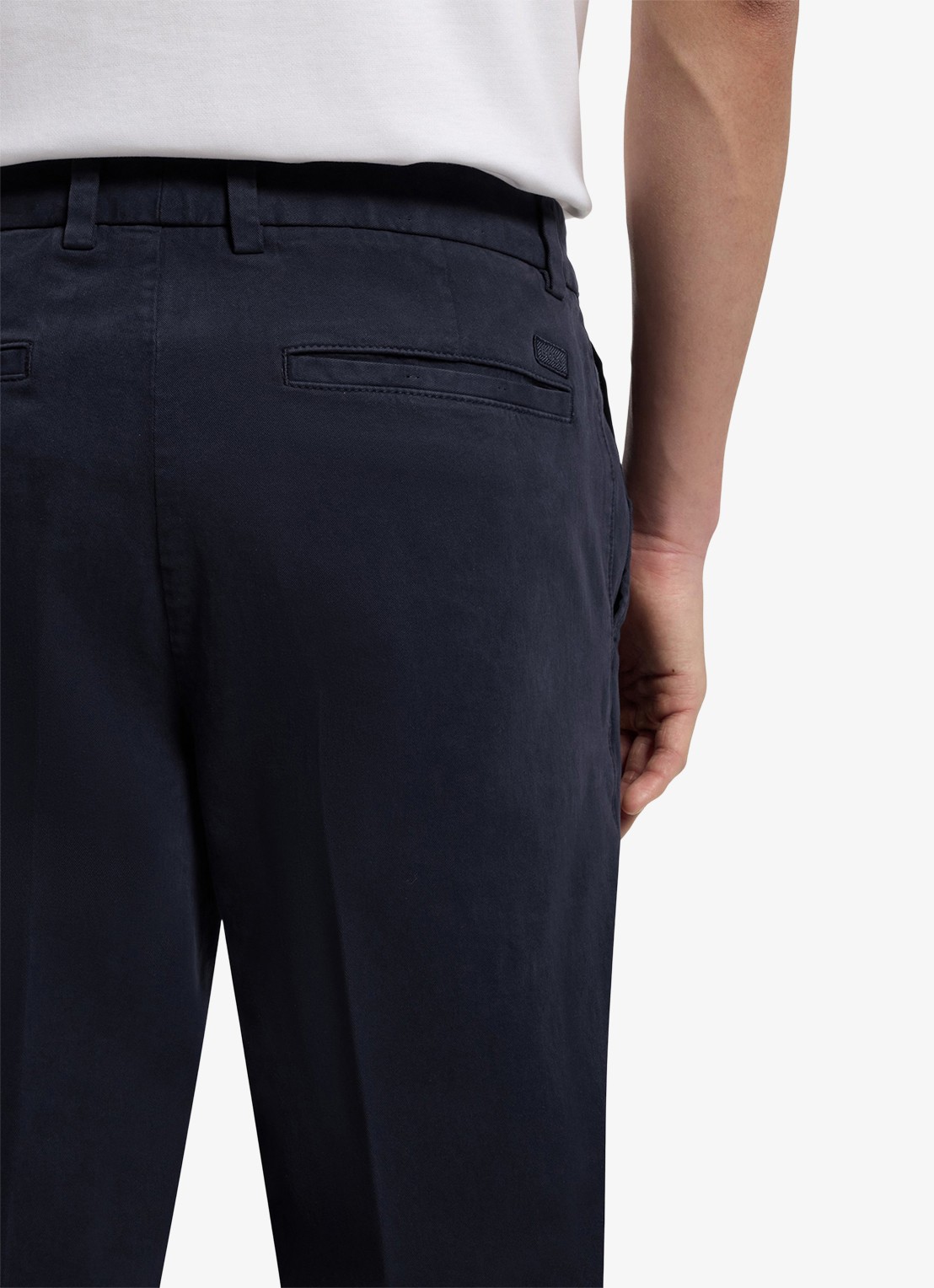 BOSS Straight fit chino met stretch - detail 2 dark blue-404 / blauw