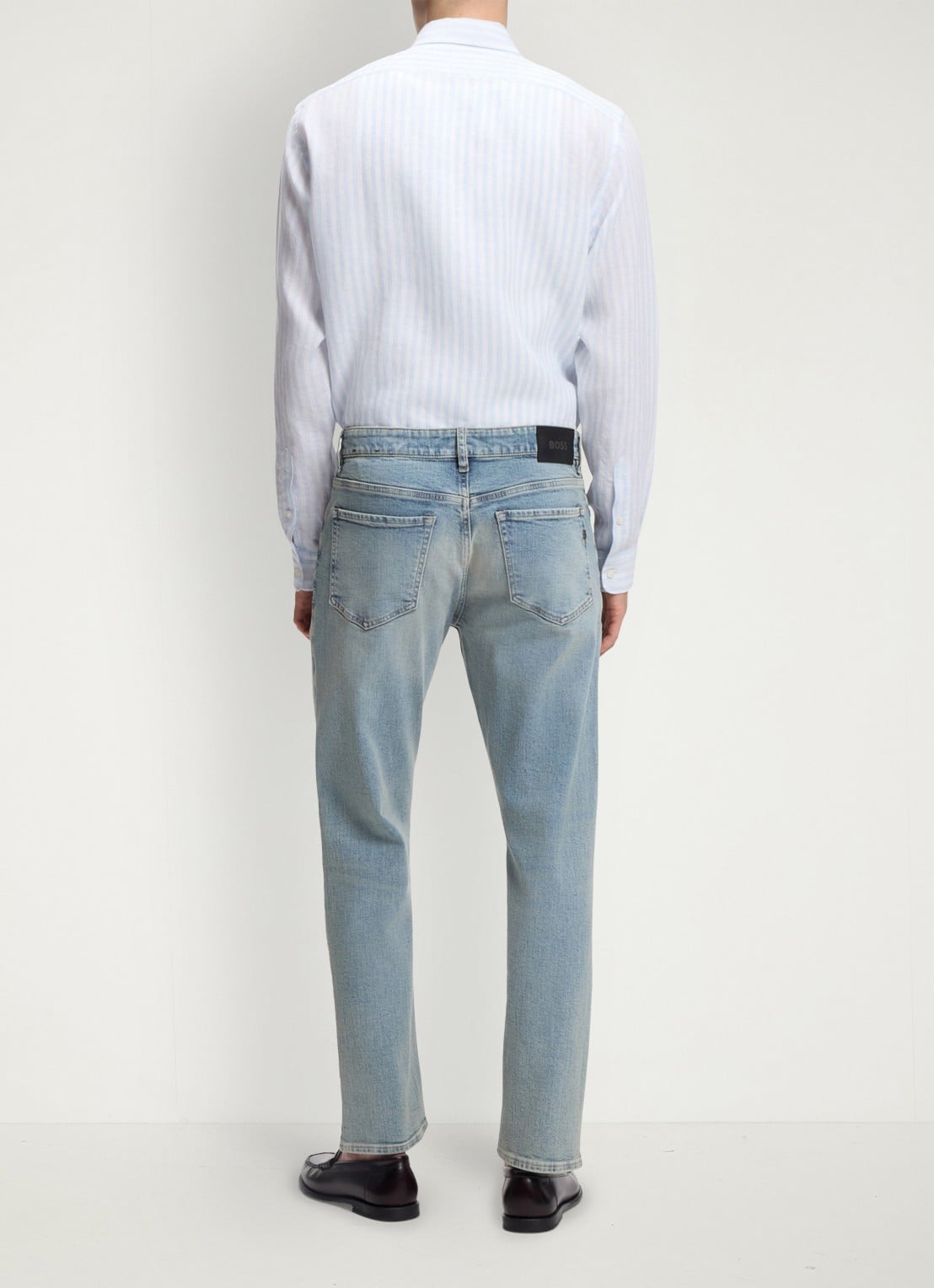 BOSS Straight fit jeans met lichte wassing - achterkant 3 indigo