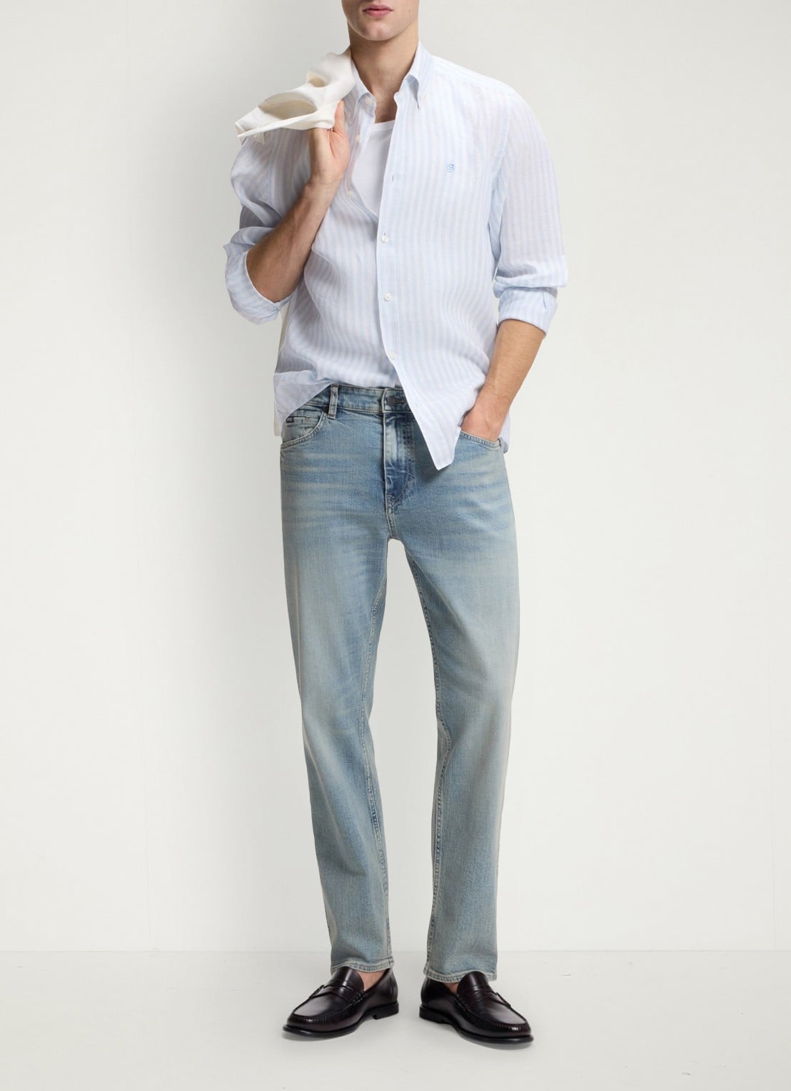 BOSS Straight fit jeans met lichte wassing - voorkant 2 indigo
