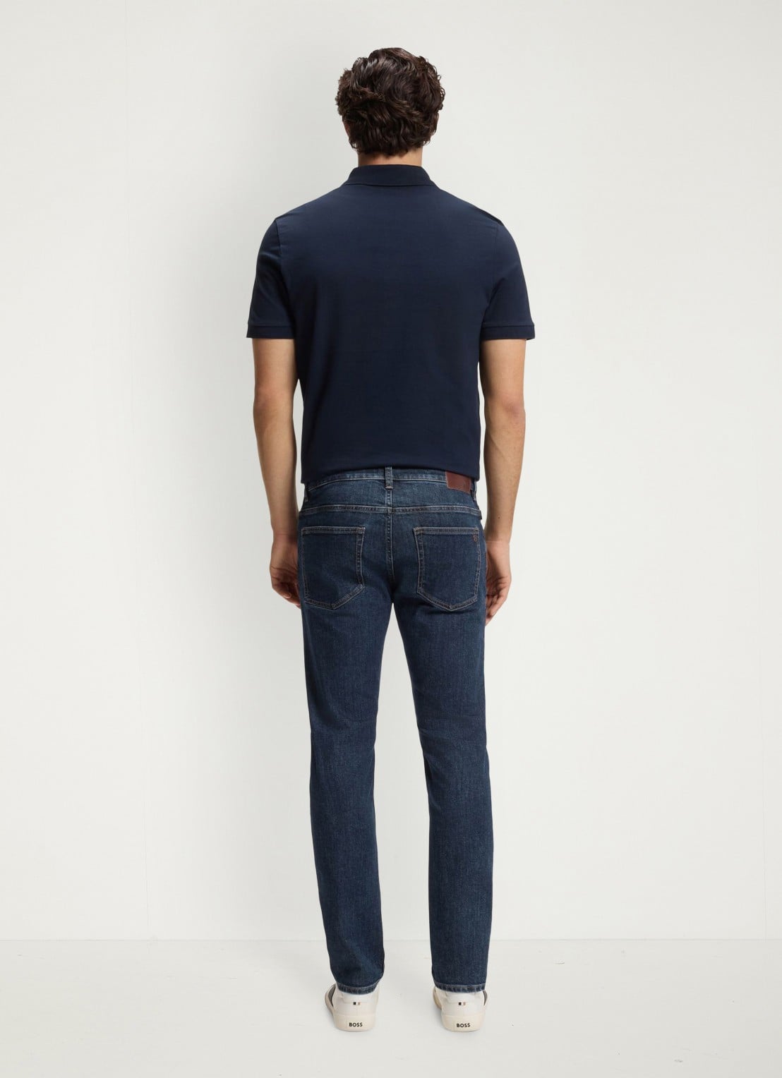 BOSS Straight fit jeans met medium wassing - achterkant 3 indigo