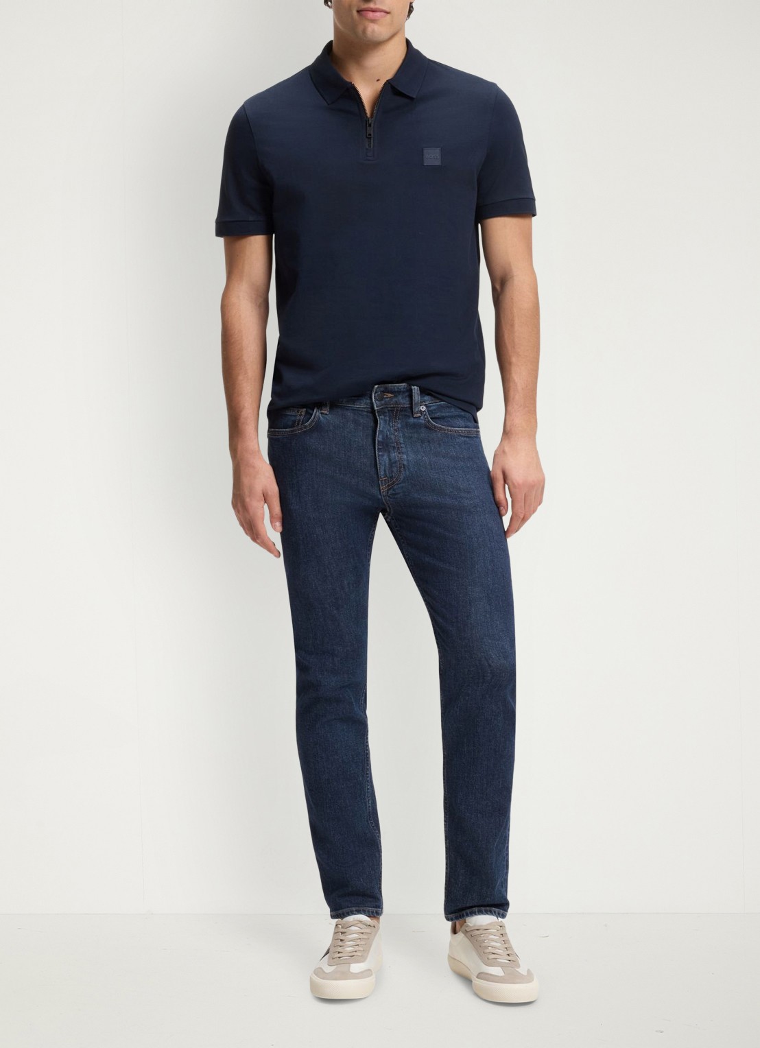 BOSS Straight fit jeans met medium wassing - voorkant 2 indigo