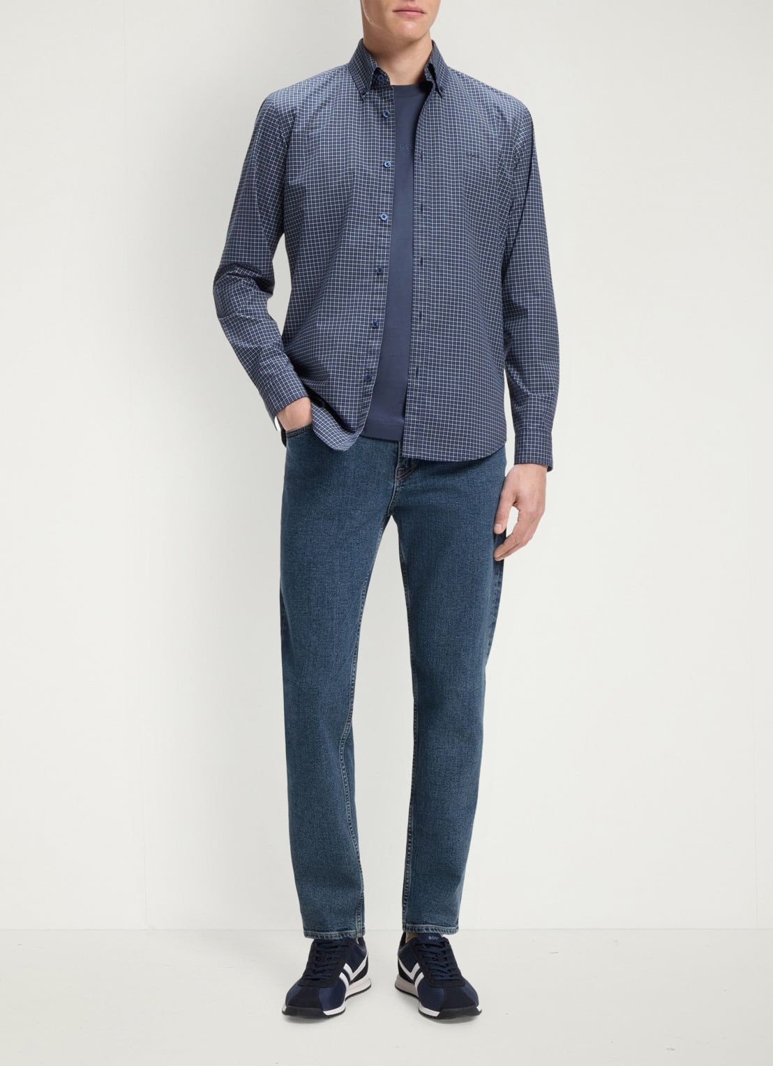 BOSS Straight fit jeans met medium wassing - voorkant 2 indigo