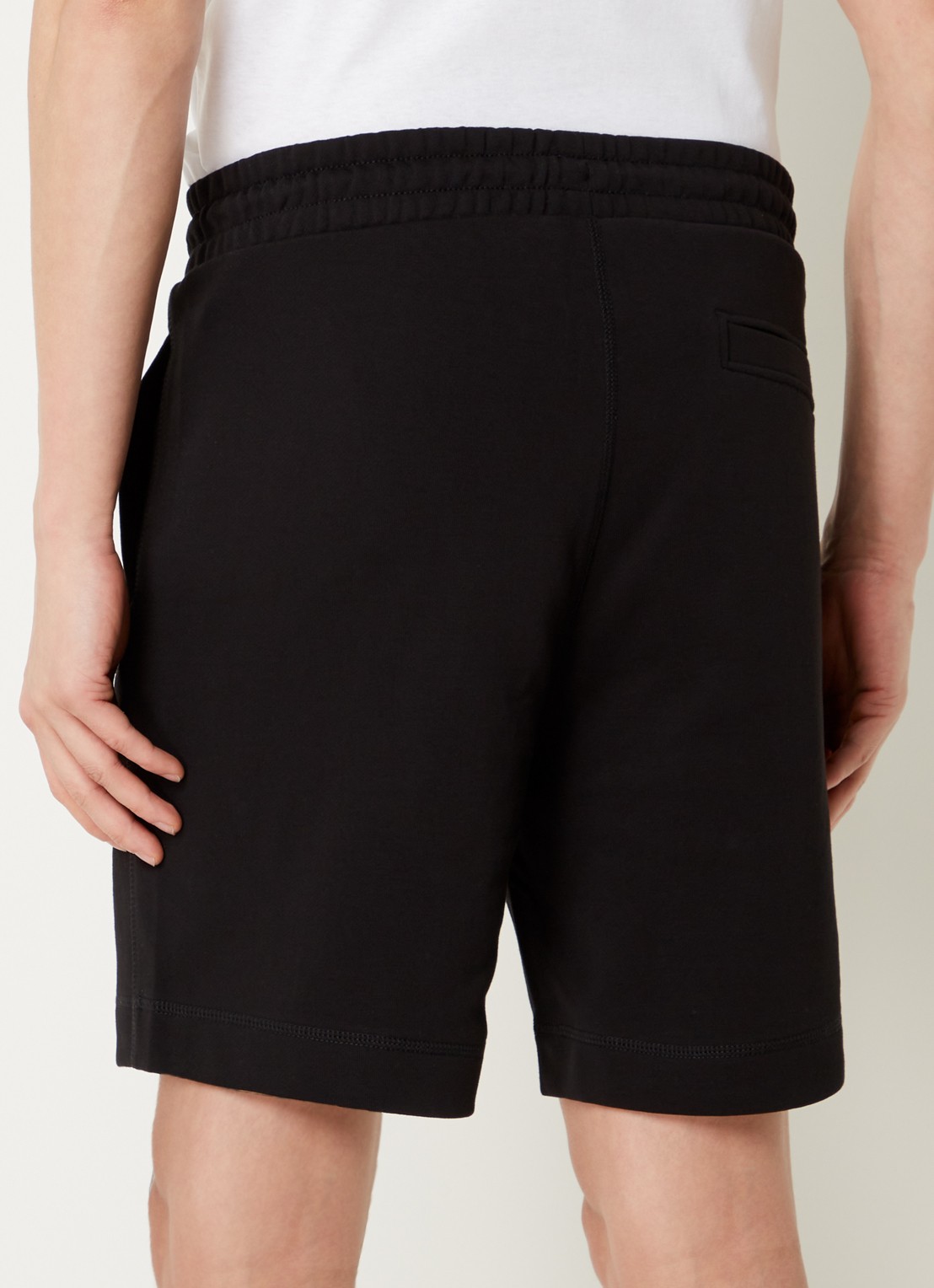 BOSS Straight fit korte broek van sweatstof met logopatch - achterkant black-001 / zwart