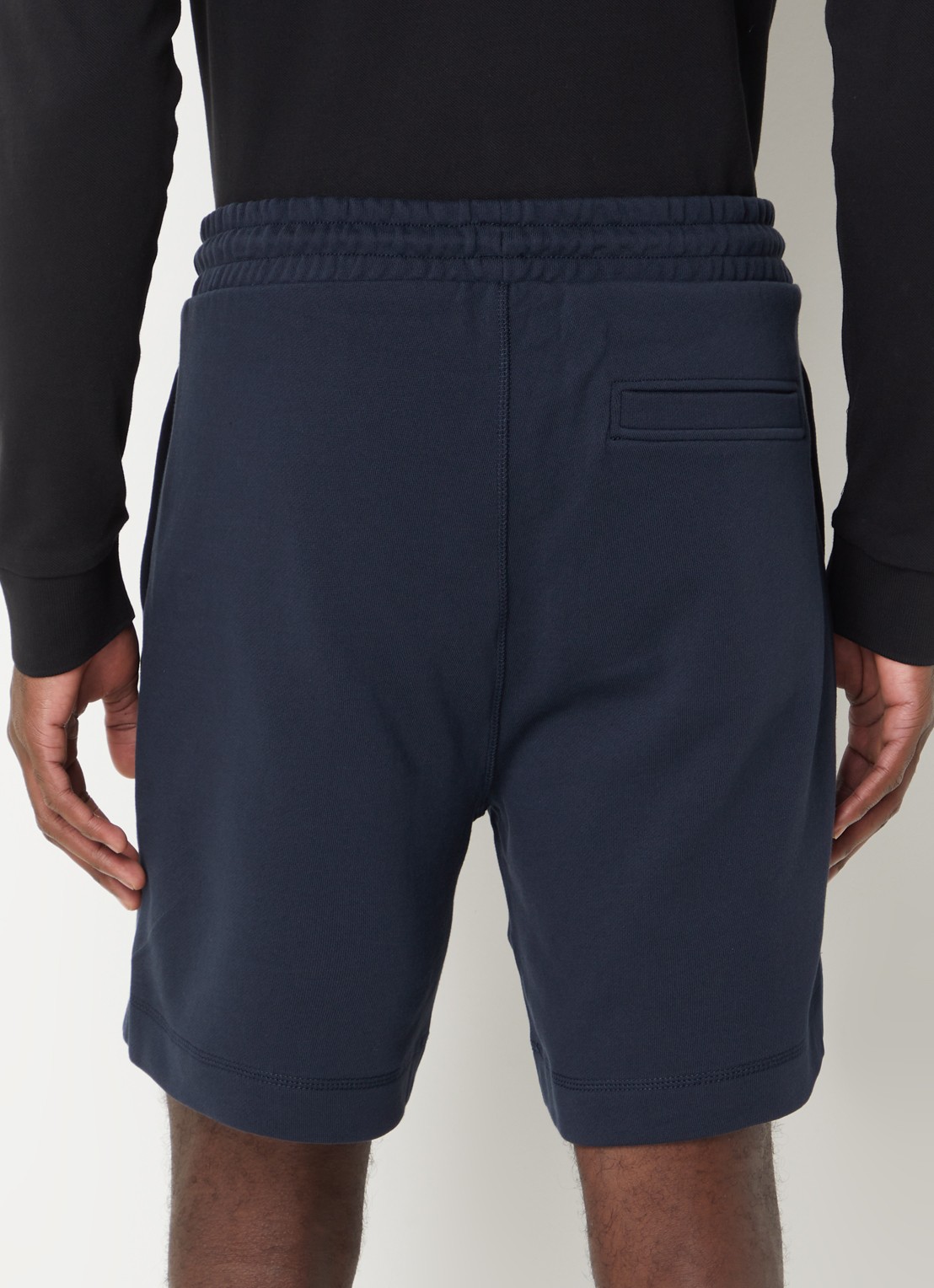 BOSS Straight fit korte broek van sweatstof met logopatch - achterkant 3 dark blue-404 / blauw