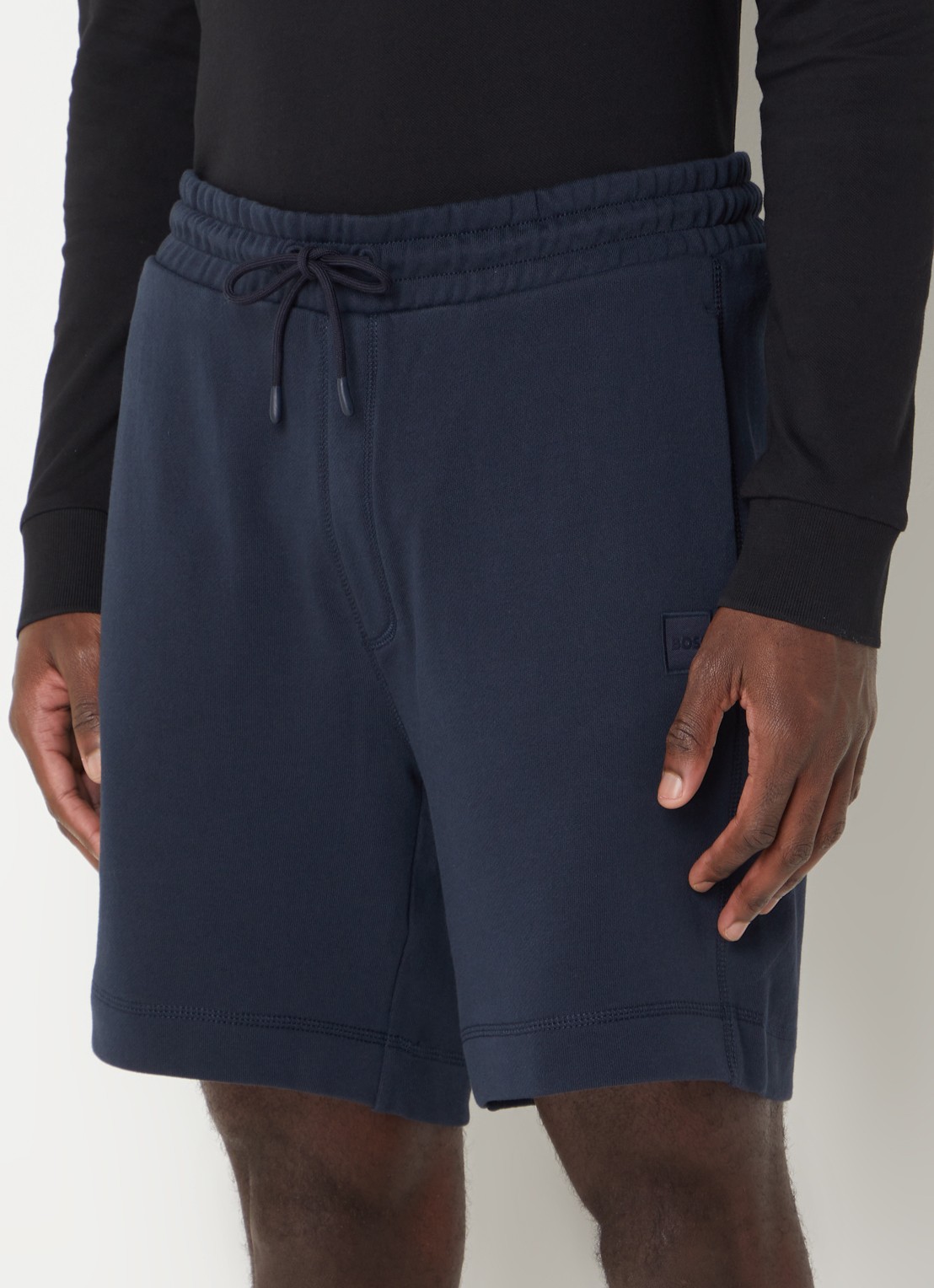 BOSS Straight fit korte broek van sweatstof met logopatch - detail 4 dark blue-404 / blauw
