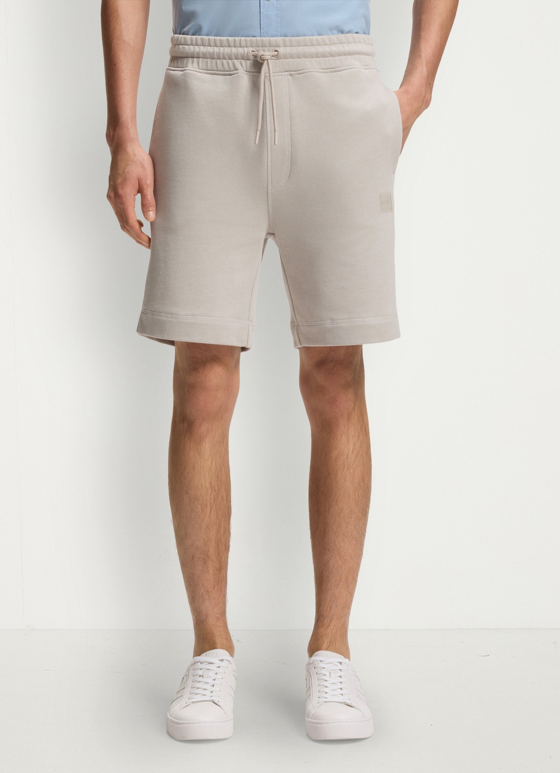 BOSS Straight fit korte broek van sweatstof met logopatch - detail 2 open grey-070 / grijs