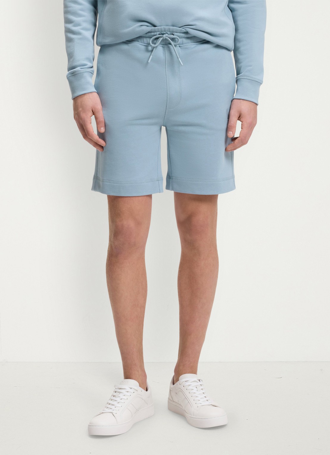BOSS Straight fit korte broek van sweatstof met logopatch - detail 4 light/pastel blue-458 / blauw
