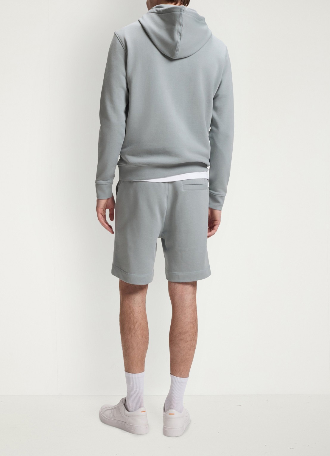 BOSS Straight fit korte broek van sweatstof met logopatch - achterkant open grey-084 / grijs