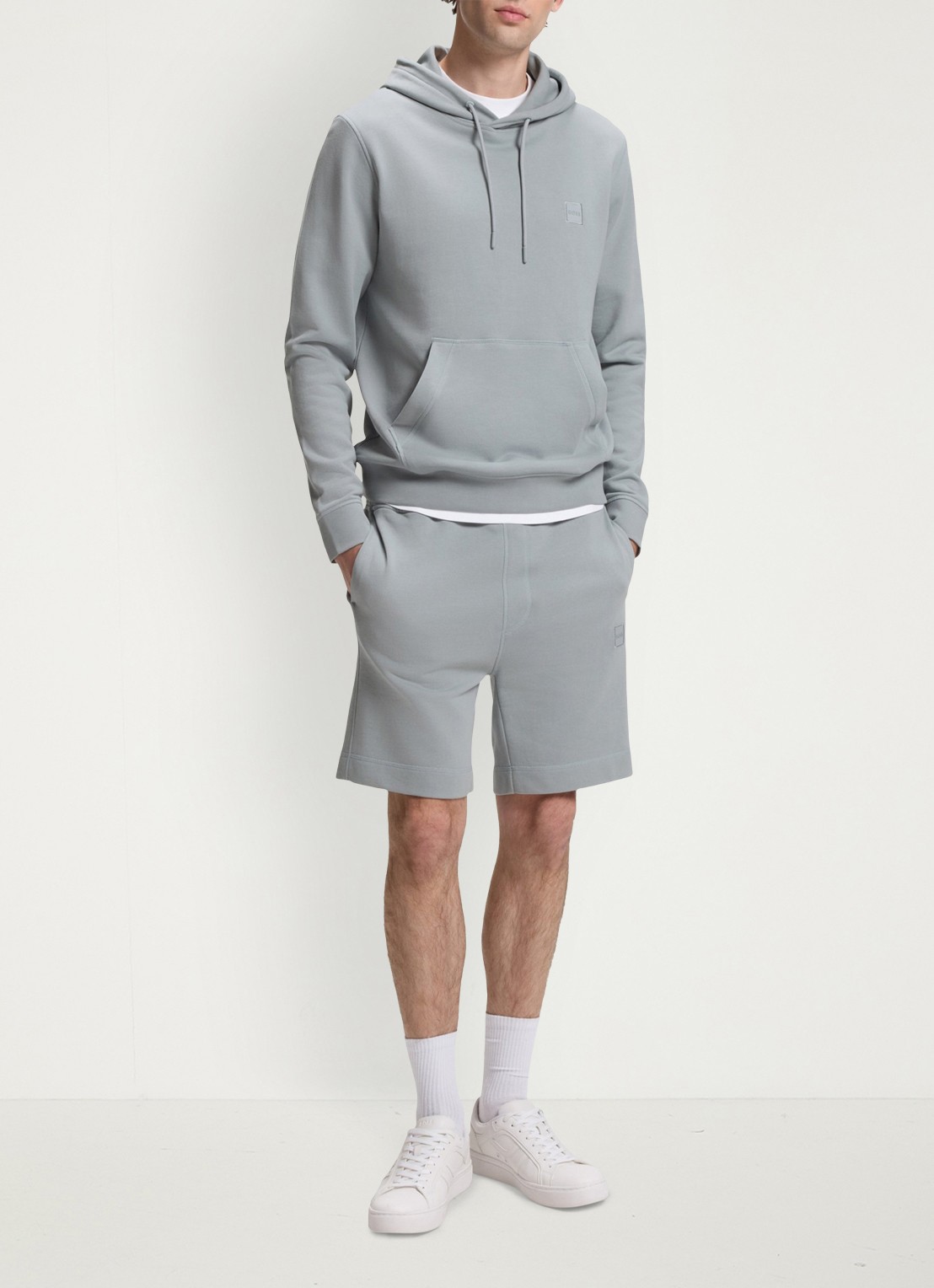 BOSS Straight fit korte broek van sweatstof met logopatch - voorkant 5 open grey-084 / grijs