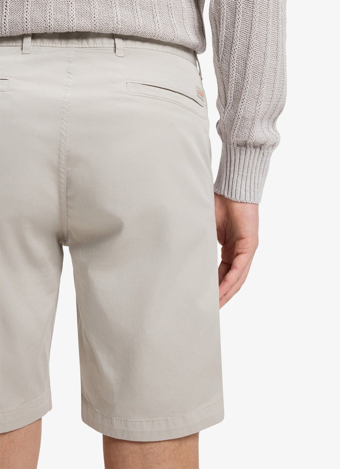 BOSS Straight fit korte chino met steekzakken - detail 3 open grey-070 / grijs