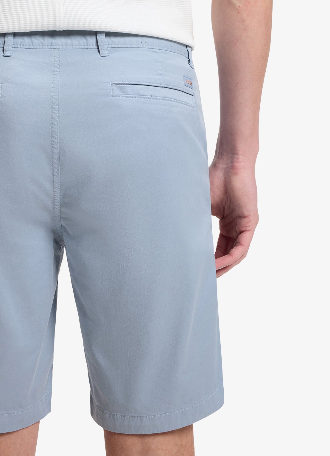 BOSS Straight fit korte chino met steekzakken - achterkant light/pastel blue-458 / blauw
