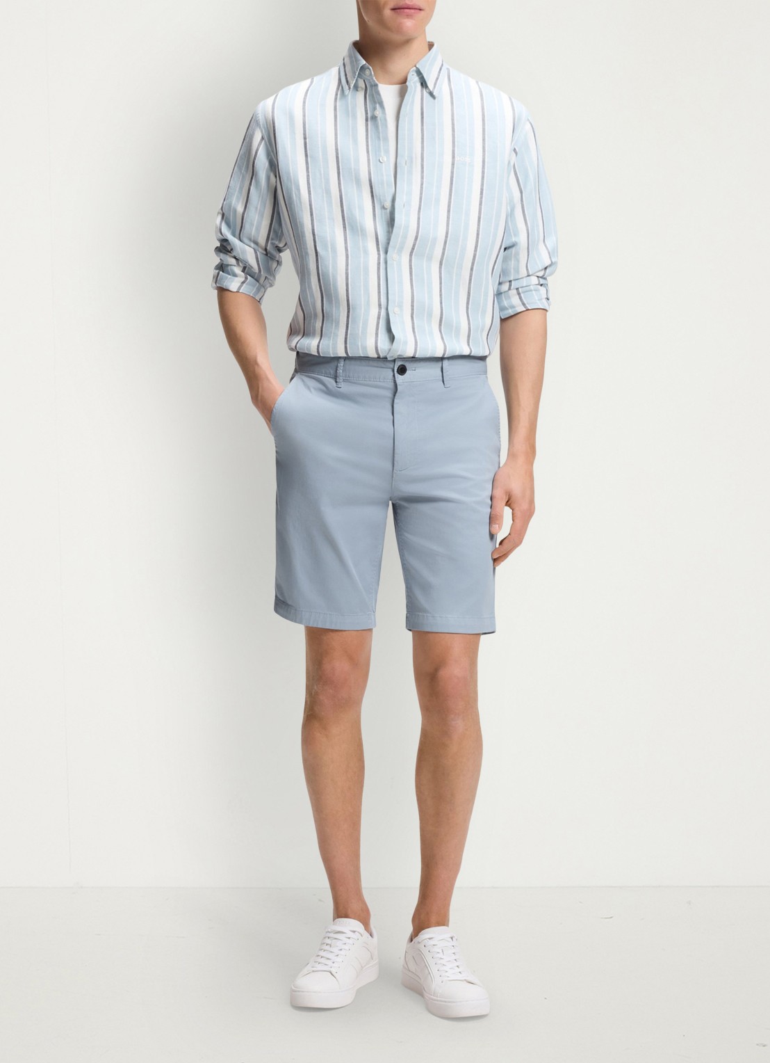 BOSS Straight fit korte chino met steekzakken - voorkant 3 light/pastel blue-458 / blauw