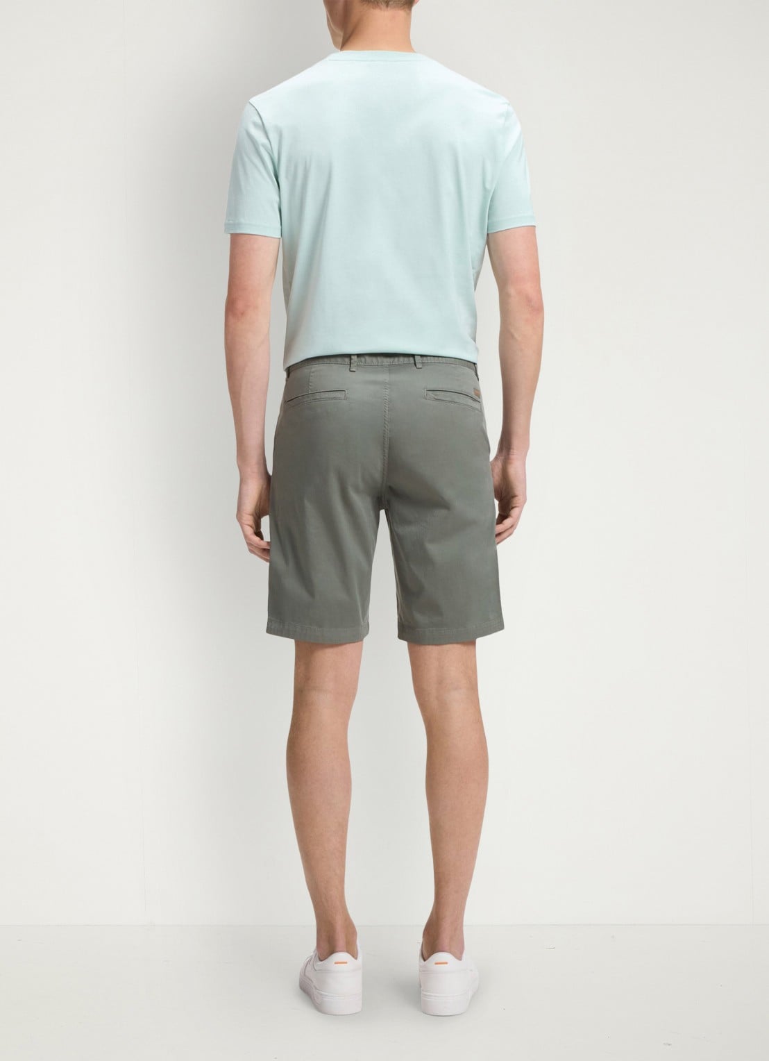 BOSS Straight fit korte chino met steekzakken - detail 2 open grey-076 / grijs