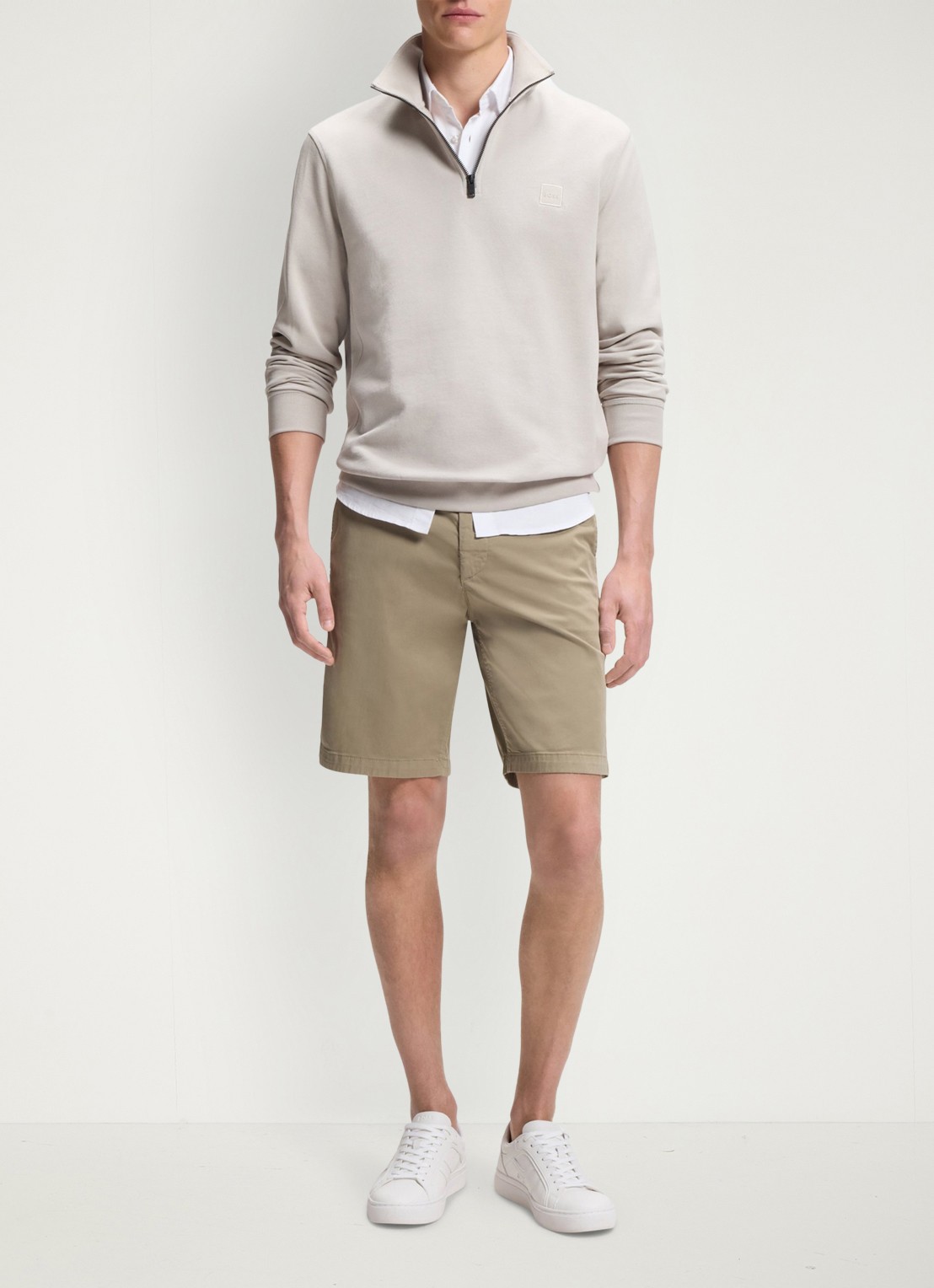 BOSS Straight fit korte chino met steekzakken - voorkant 2 light/pastel brown-239 / bruin