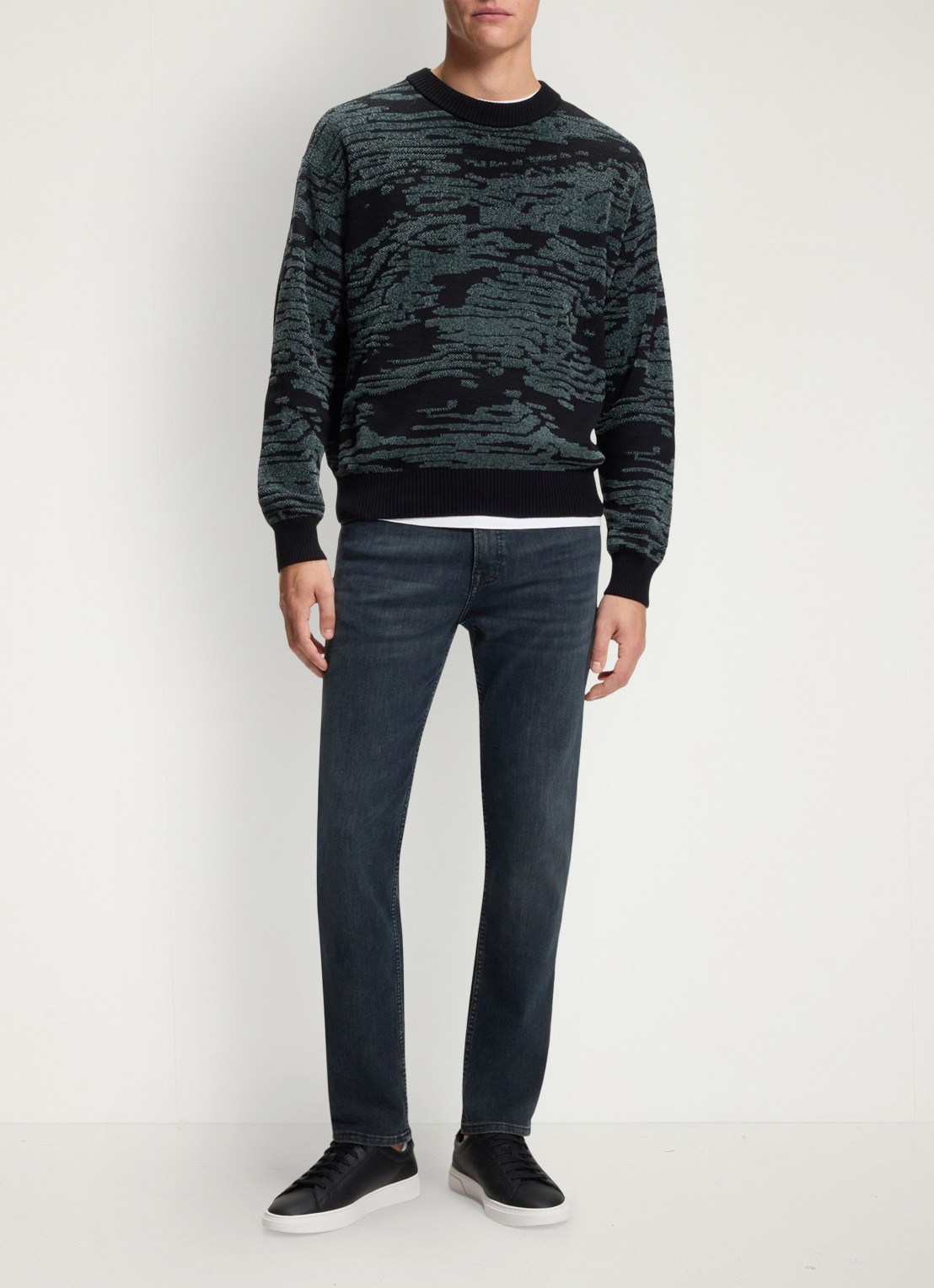 BOSS Straight leg jeans met steekzakken - voorkant 3 donkerblauw