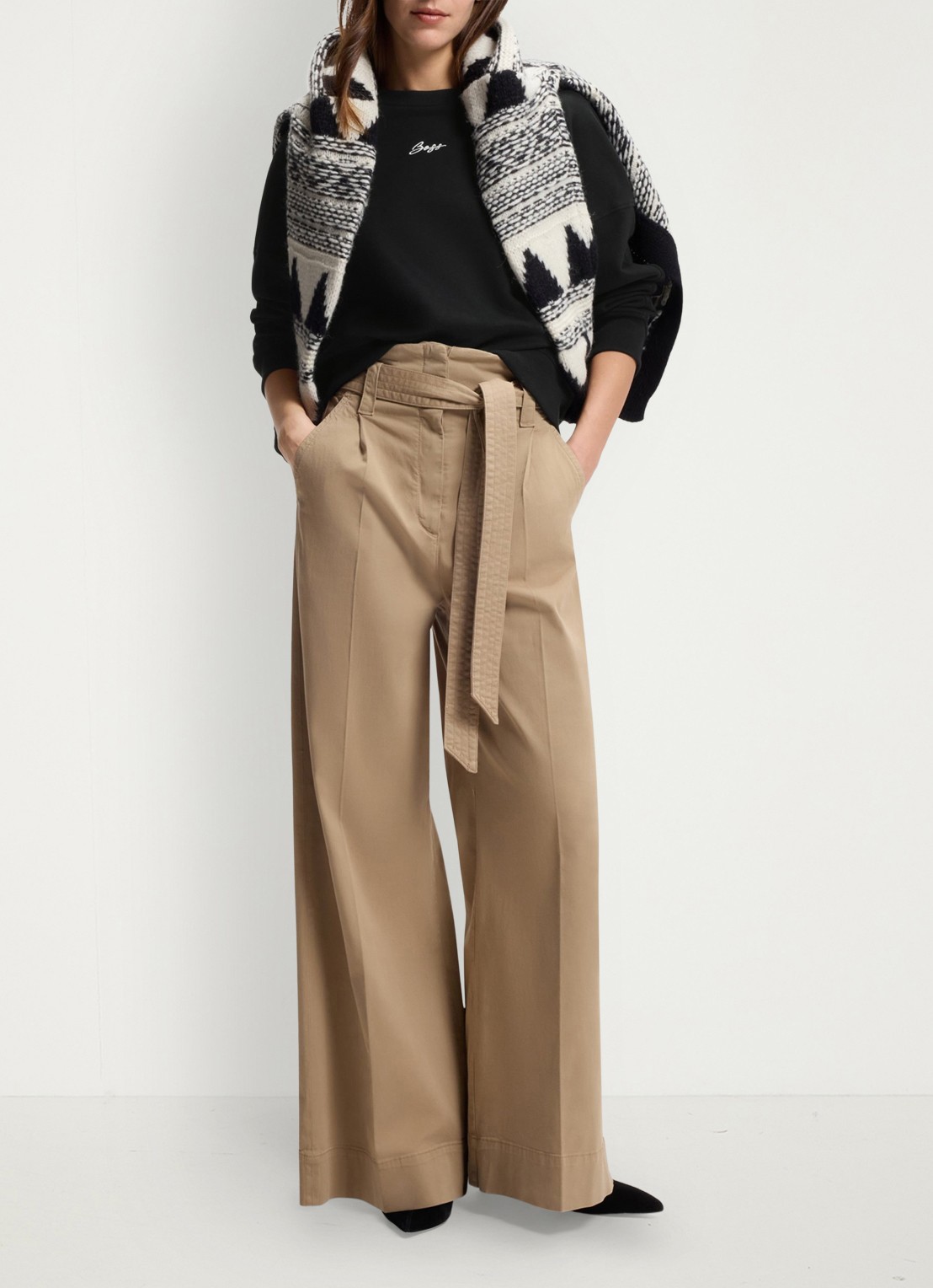 BOSS Sweater met logo - voorkant 4 zwart