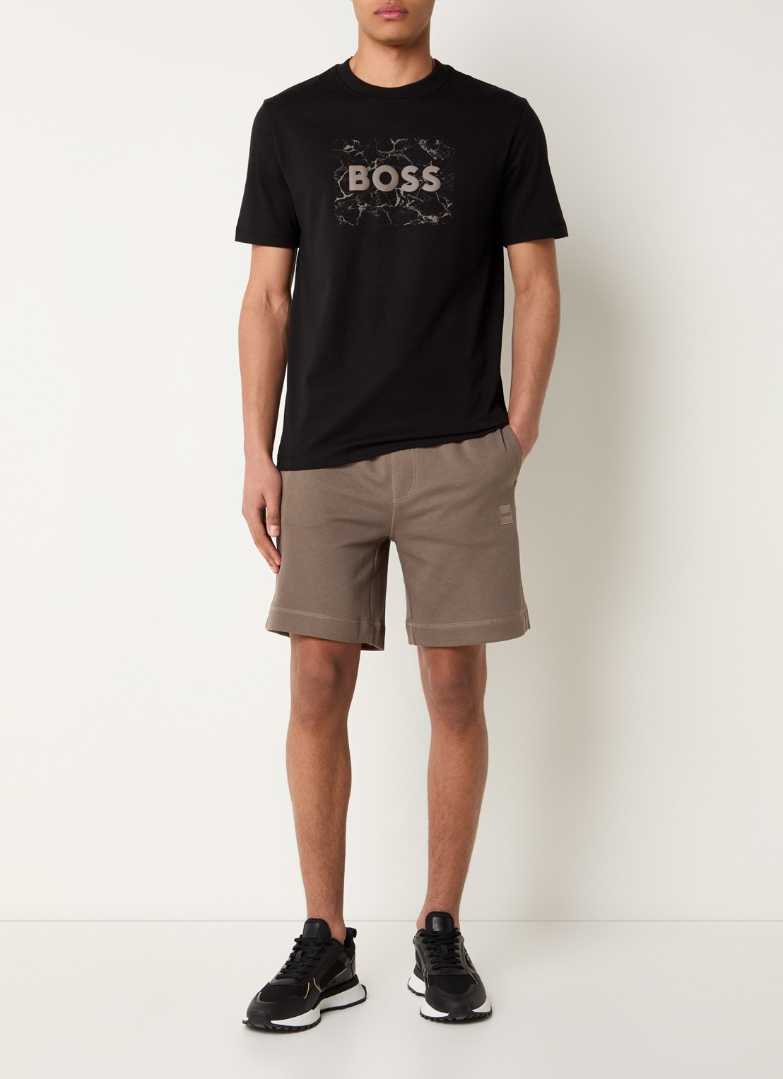 BOSS T-shirt met logoprint - voorkant 2 zwart