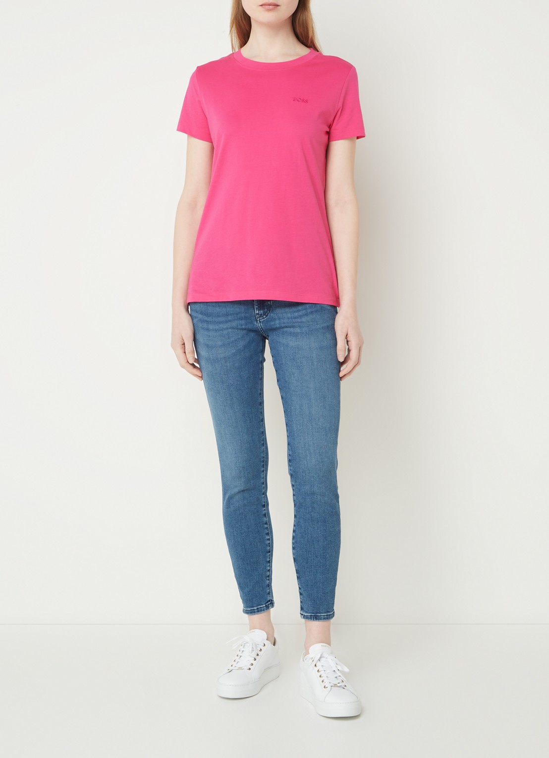 BOSS T-shirt van katoenen jersey met logodetail - voorkant 3 bright purple-526 / roze