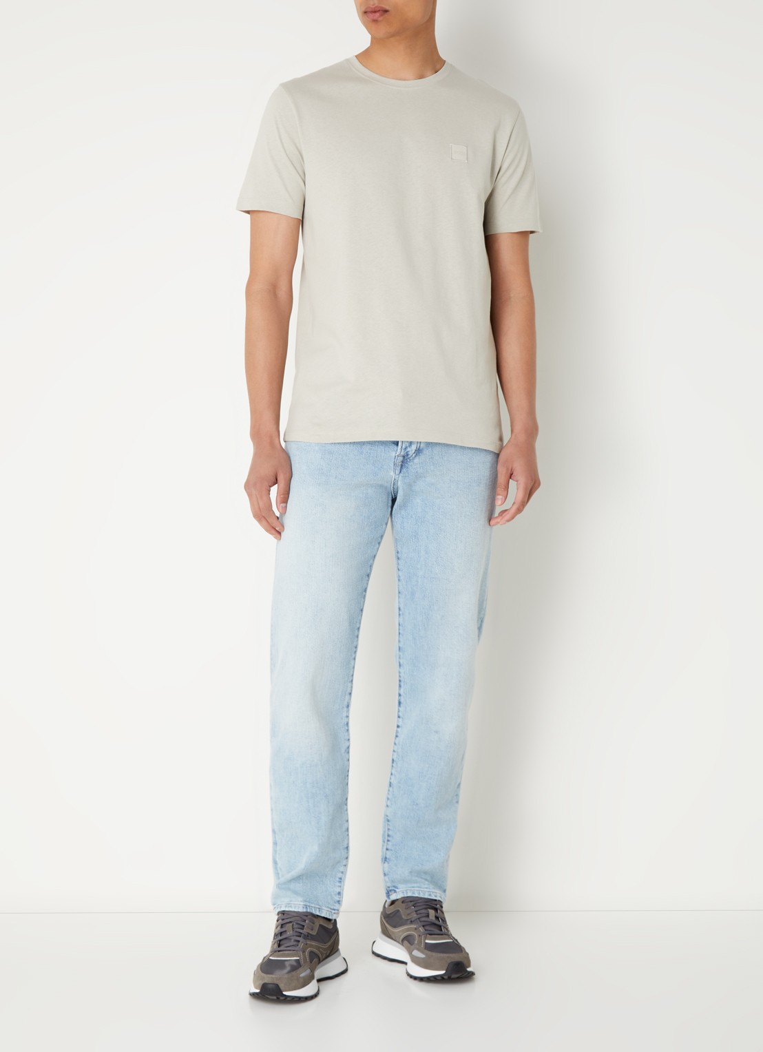 BOSS T-shirt van katoenen jersey met logopatch - voorkant 2 beige
