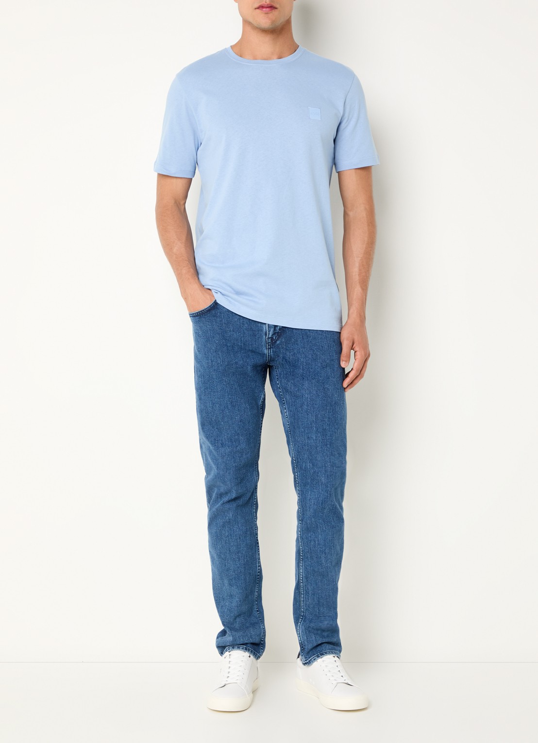 BOSS T-shirt van katoenen jersey met logopatch - voorkant 4 blauw