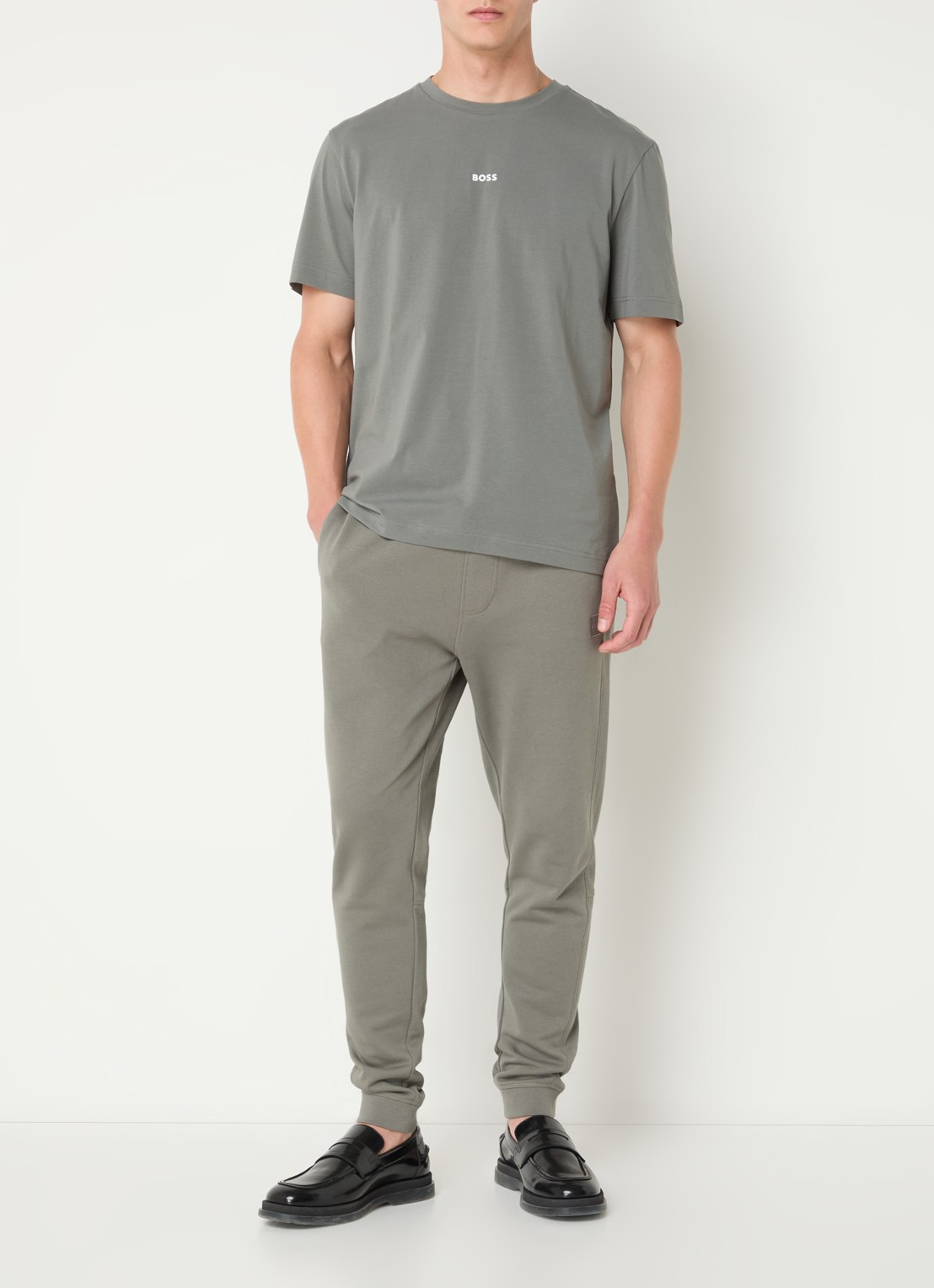 BOSS T-shirt van stretchkatoen met contrastlogo - voorkant 2 olijfgroen