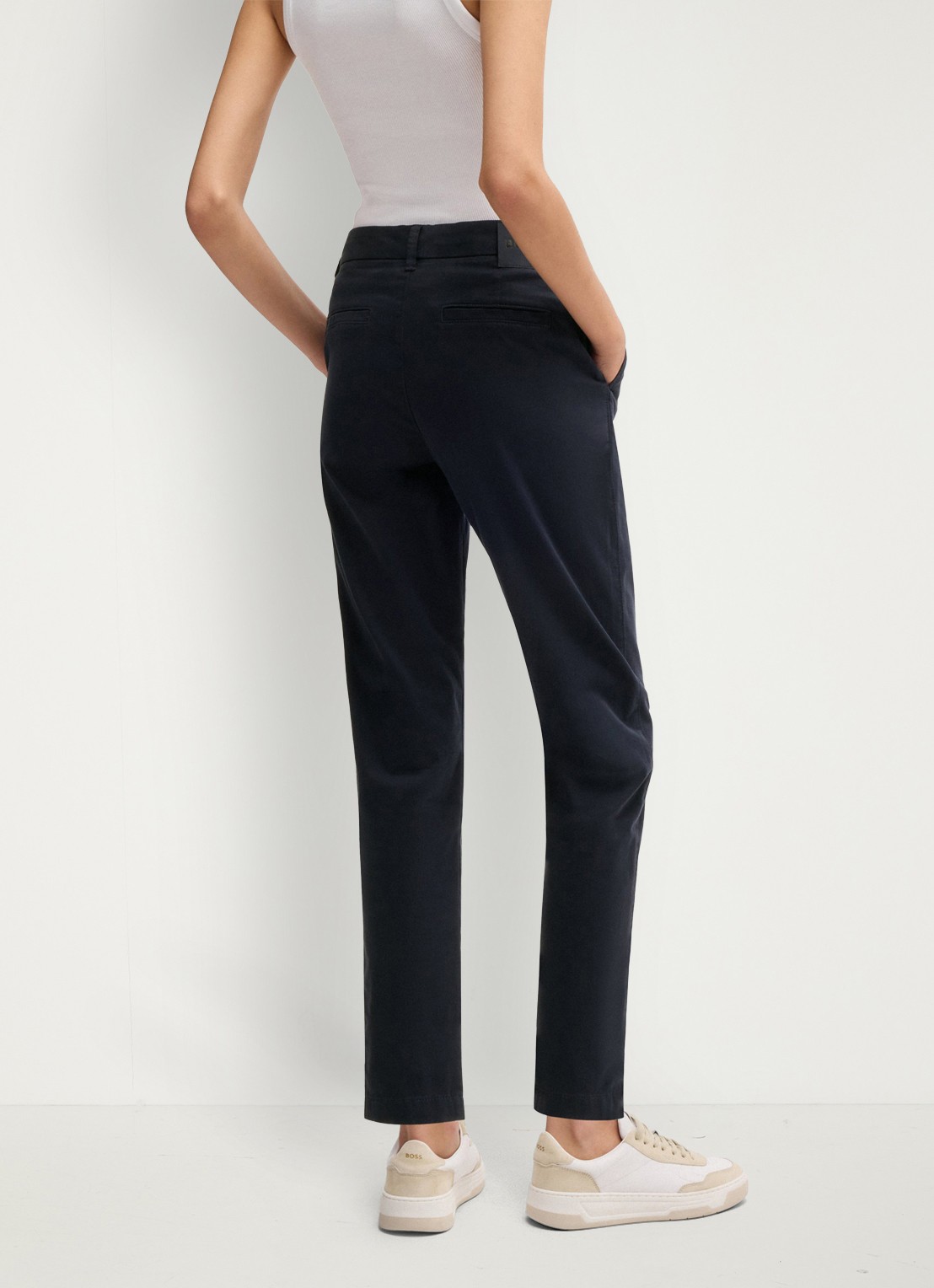BOSS Tachini high waist slim fit chino met steekzakken en stretch - achterkant 3 donkerblauw