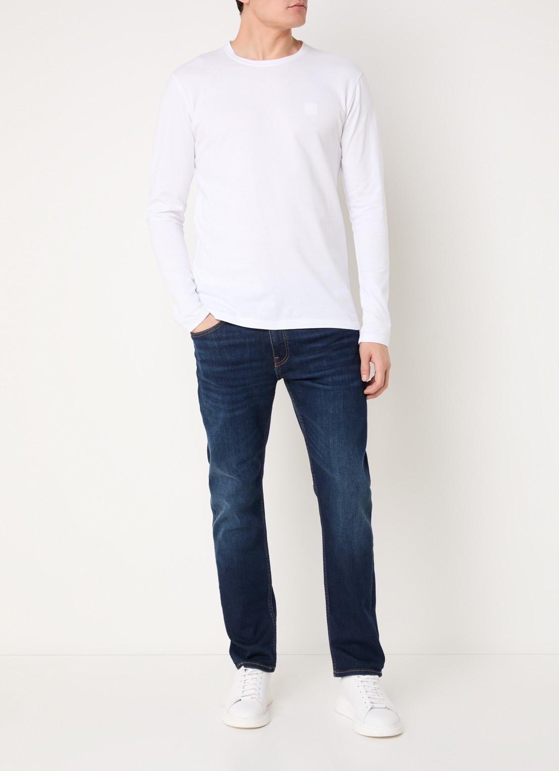 BOSS Tacks longsleeve met logo - voorkant 2 wit