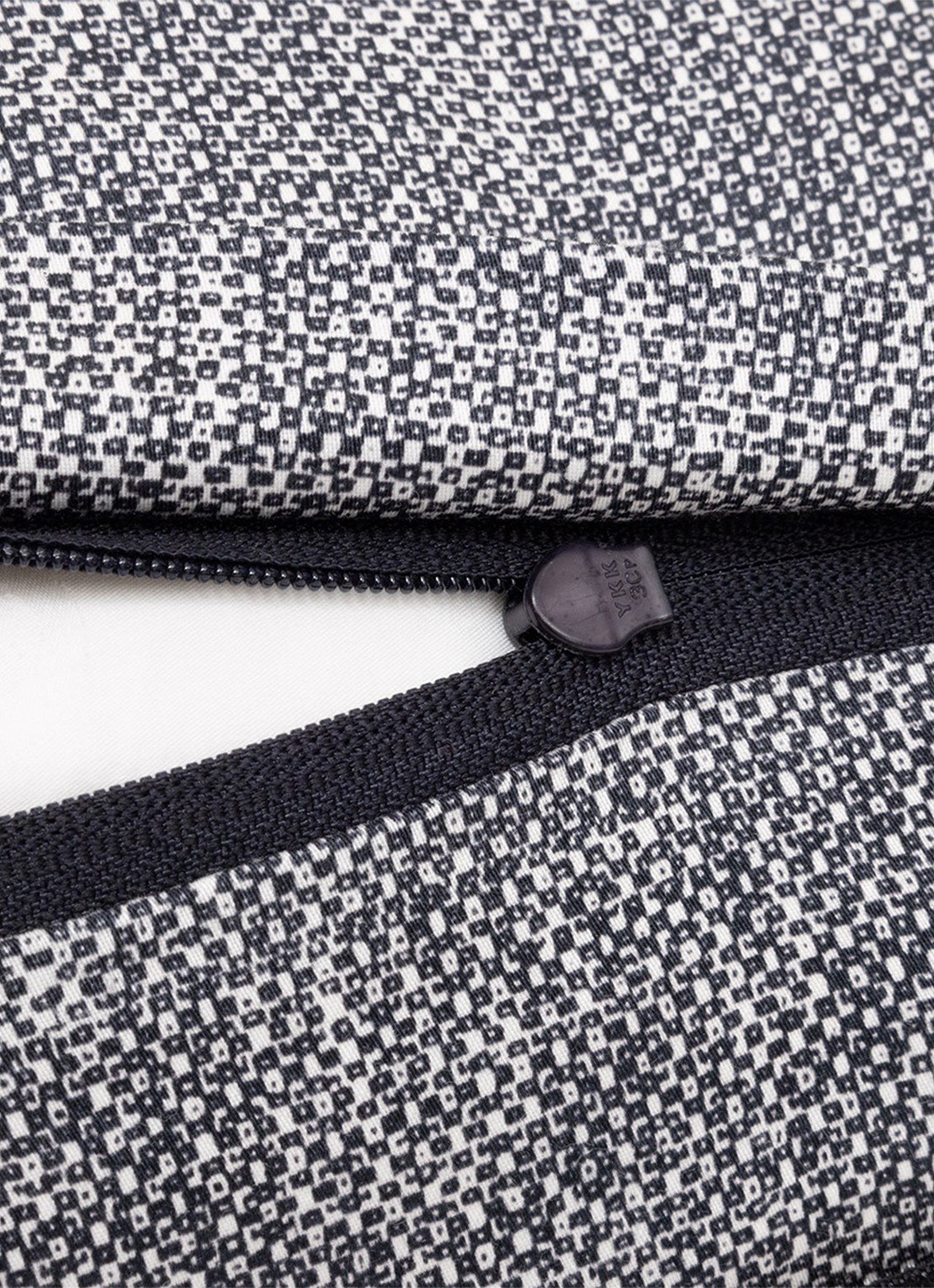 BOSS Taman kussensloop - detail 6 beige