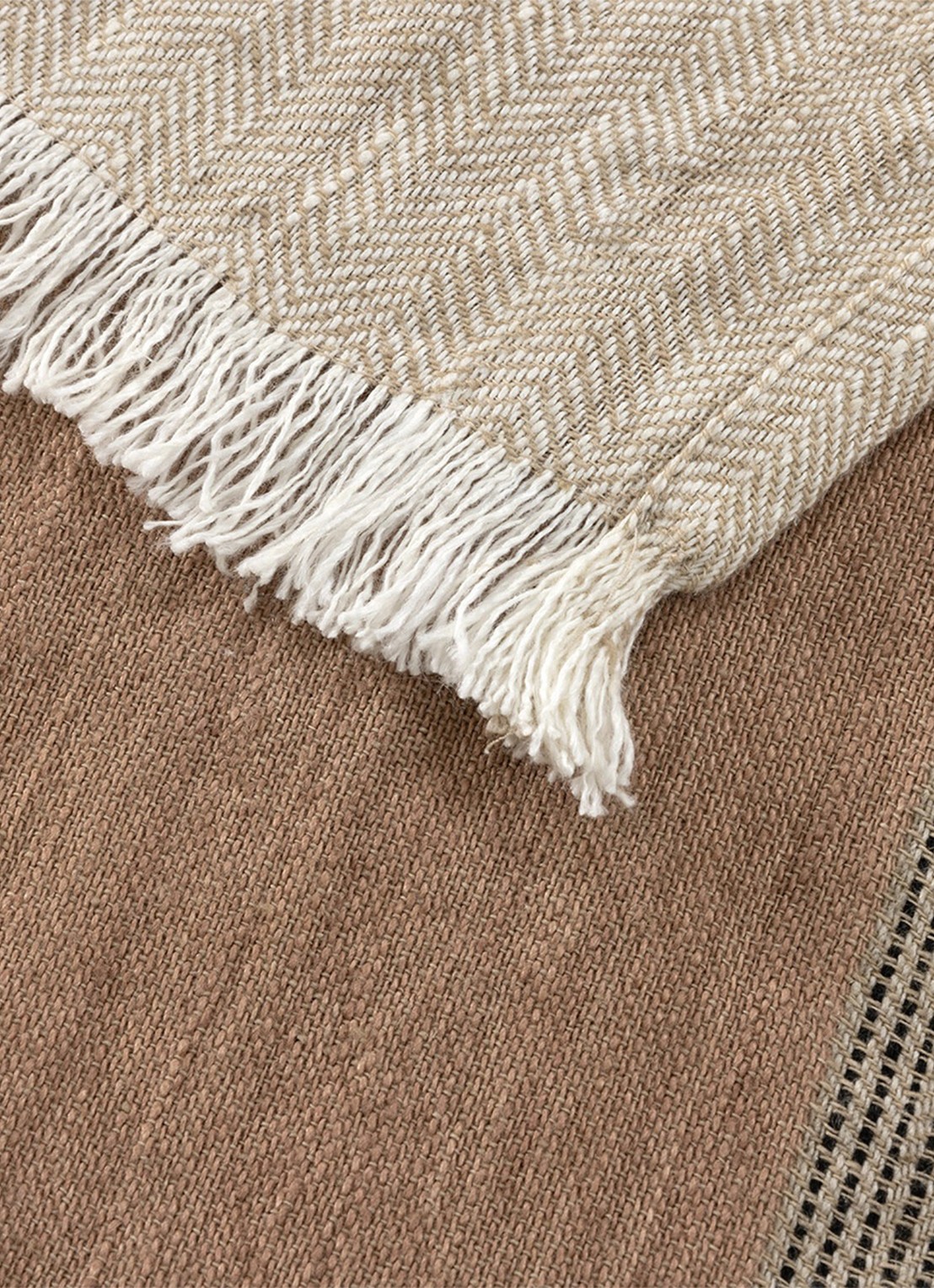 BOSS Taman plaid van linnen 140 x 185 cm - achterkant 2 beige
