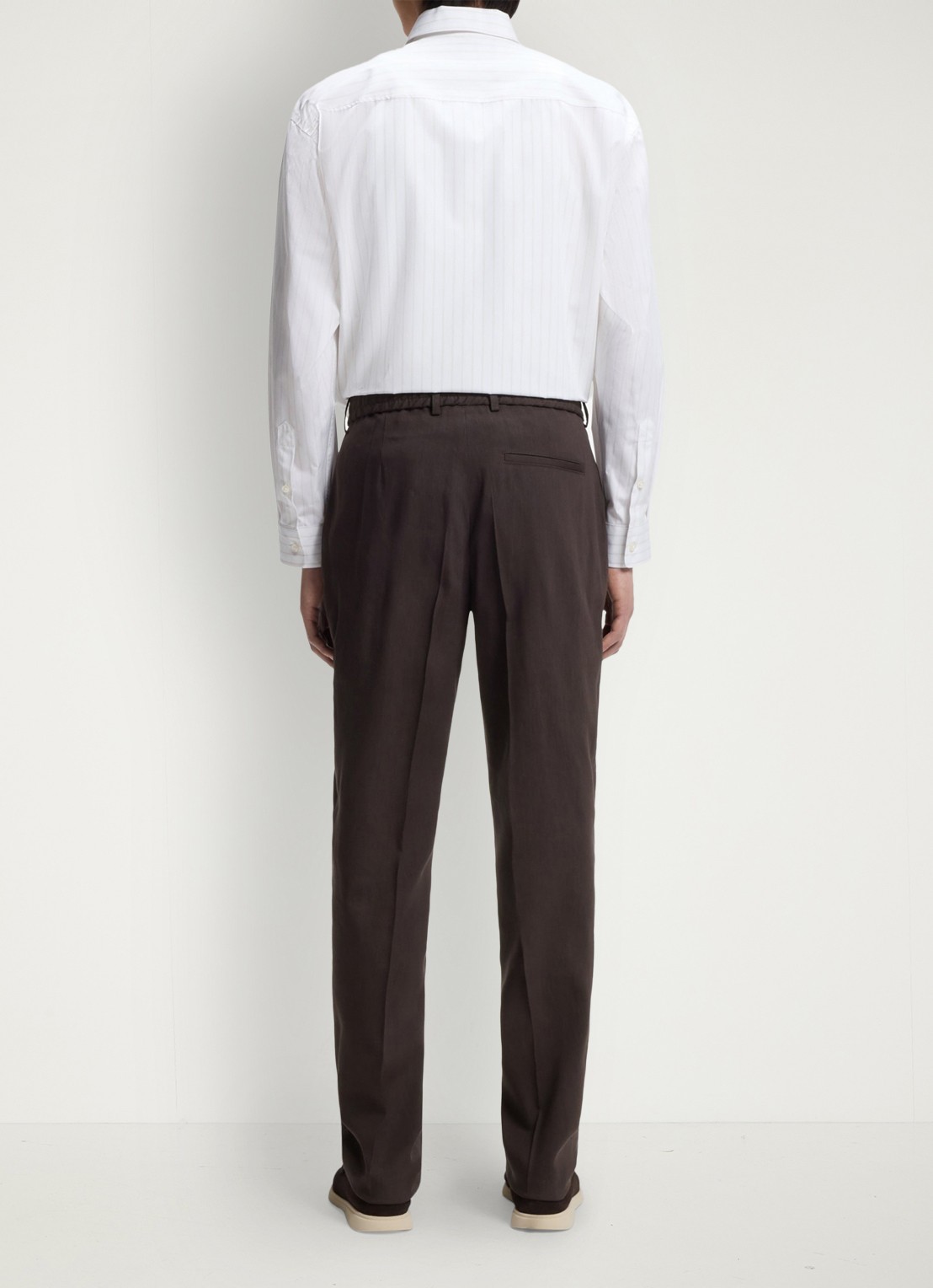 BOSS Tapered fit chino in linnenblend - achterkant 4 donkerbruin