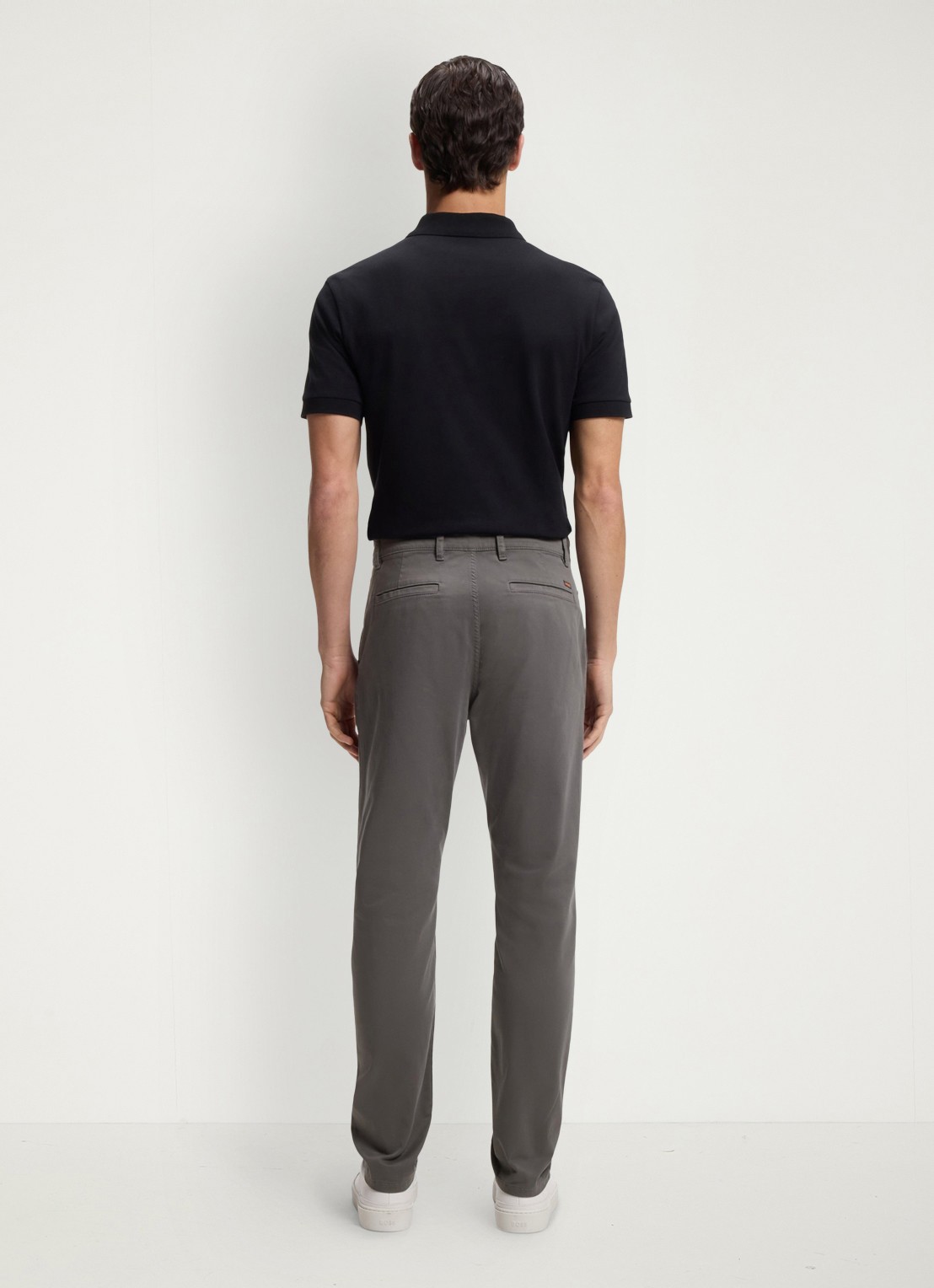 BOSS Tapered fit chino met steekzakken - achterkant 7 grijs