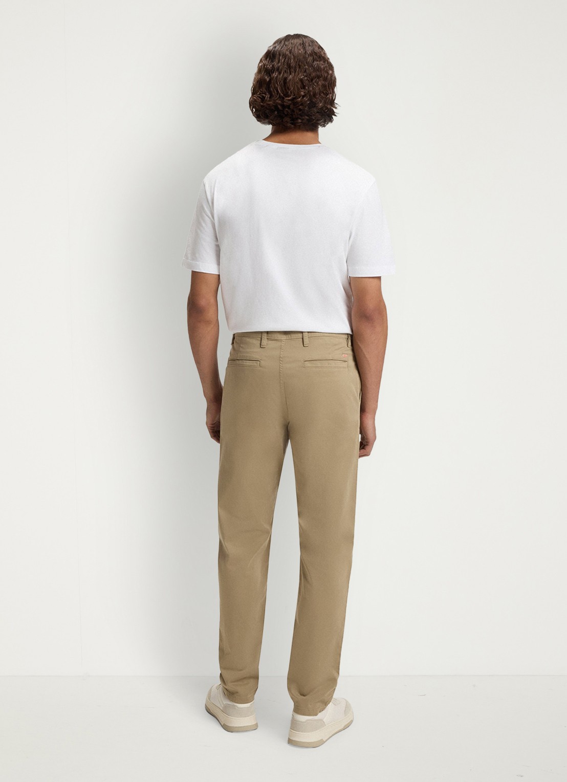 BOSS Tapered fit chino met steekzakken - detail 4 khaki