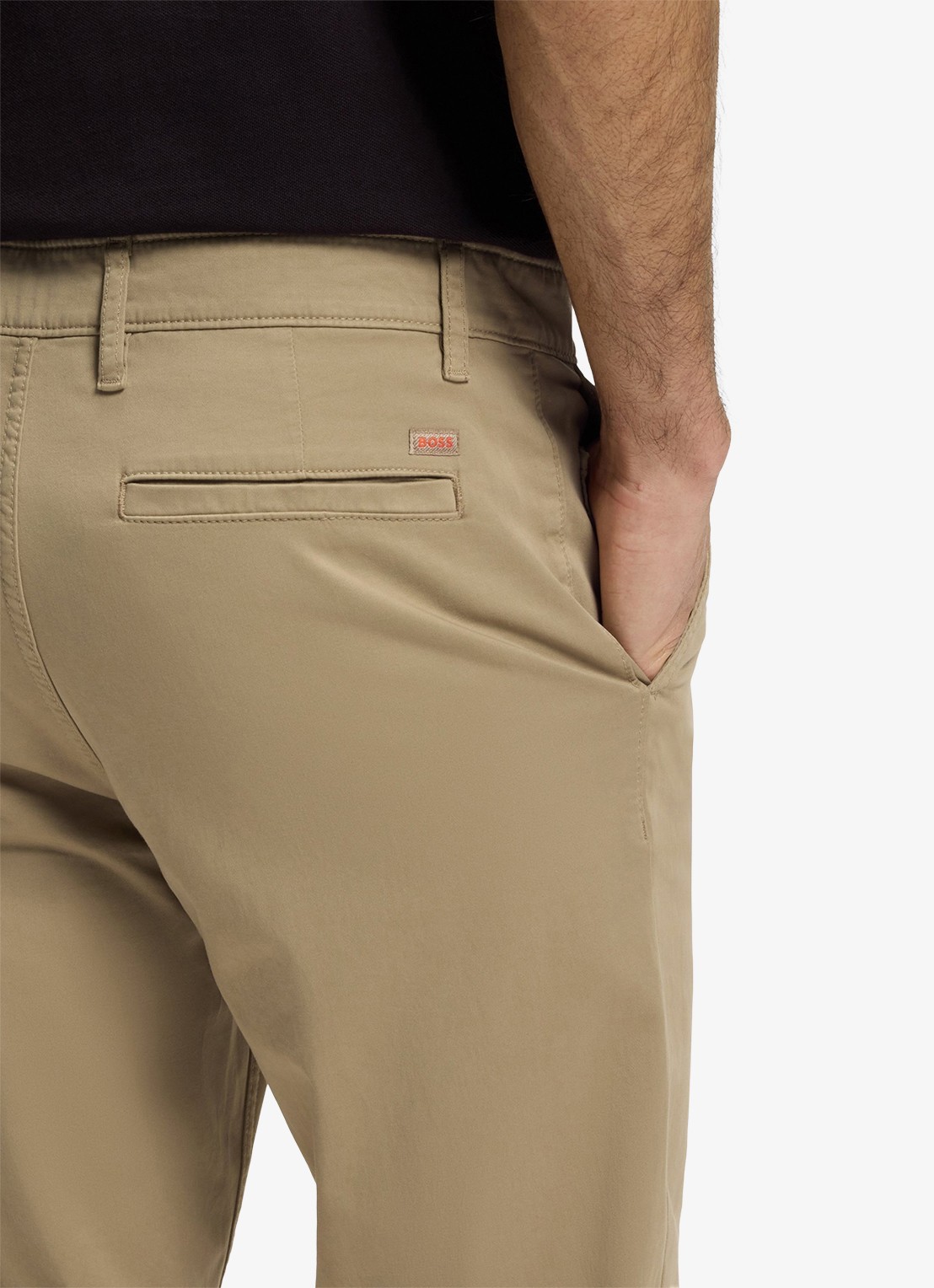 BOSS Tapered fit chino met steekzakken - detail 3 khaki