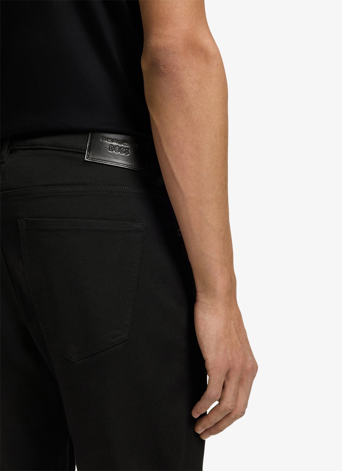 BOSS Tapered fit jeans met steekzakken - detail 5 zwart