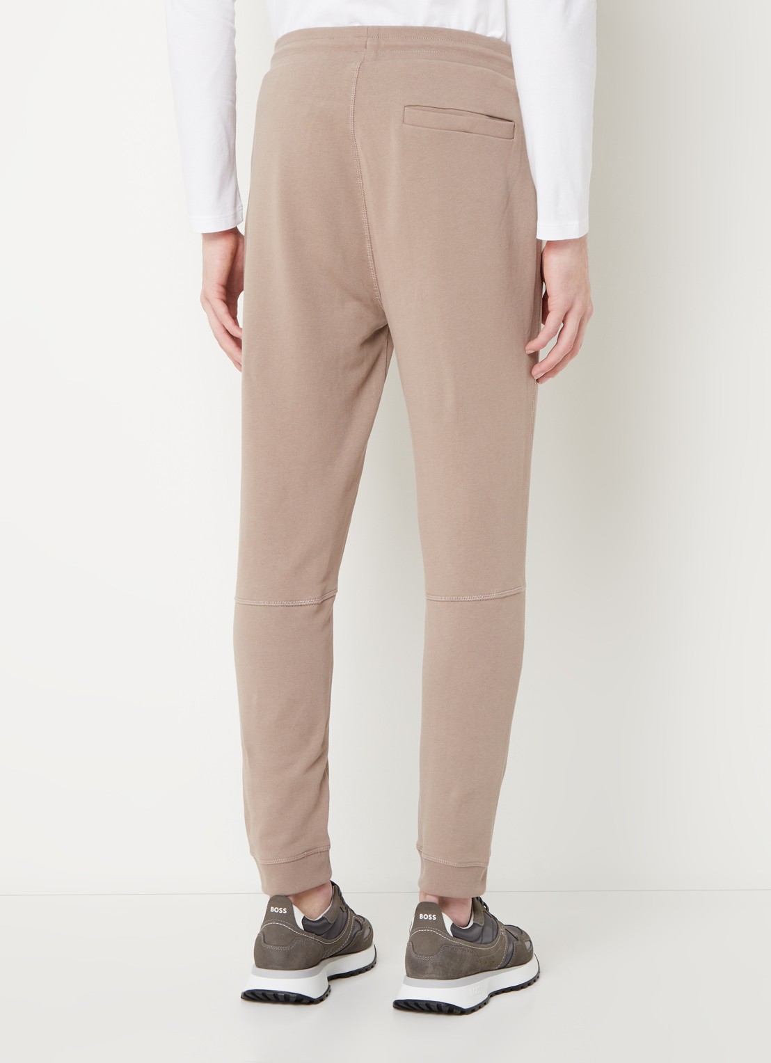 BOSS Tapered fit joggingbroek met logo en steekzakken - achterkant 5 bruin