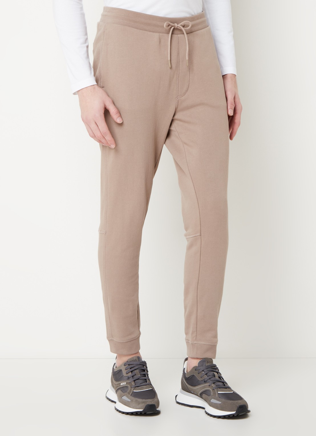 BOSS Tapered fit joggingbroek met logo en steekzakken - detail bruin