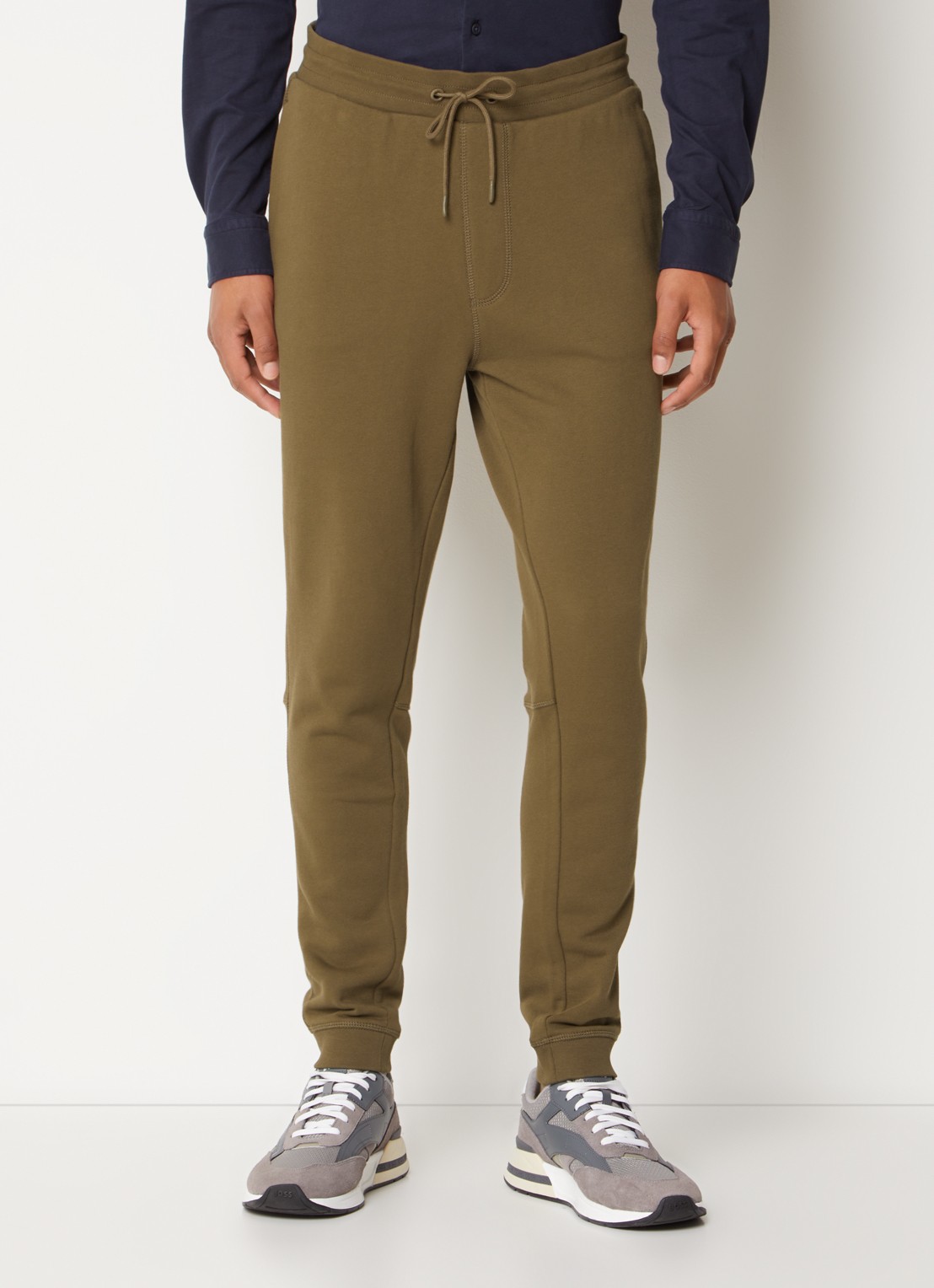 BOSS Tapered fit joggingbroek met logo en steekzakken - detail 2 mosgroen