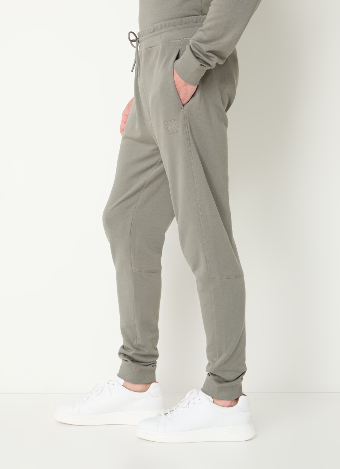 BOSS Tapered fit joggingbroek met logo en steekzakken - detail 3 khaki